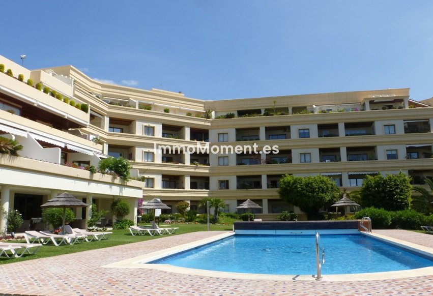 Resale - Apartment - Marbella - Nueva Andalucía