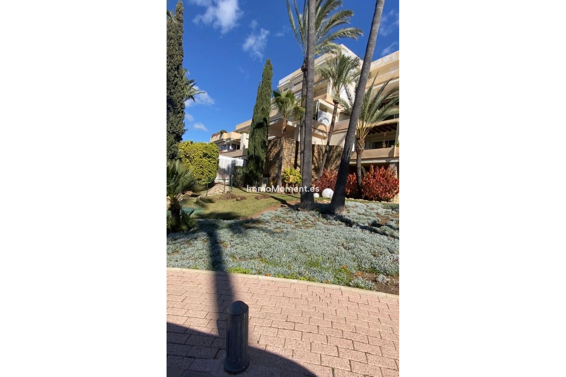 Resale - Apartment - Marbella - Nueva Andalucía