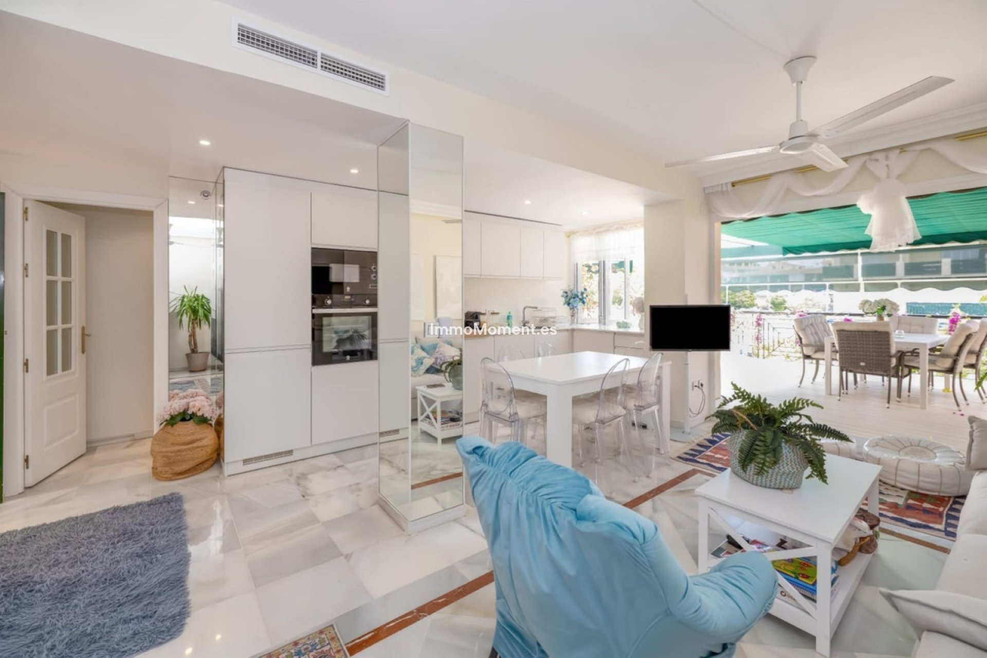 Resale - Apartment - Marbella - Nueva Andalucía