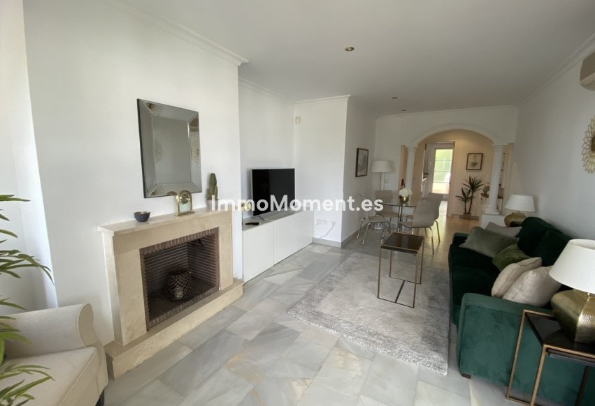 Resale - Apartment - Marbella - Nueva Andalucía