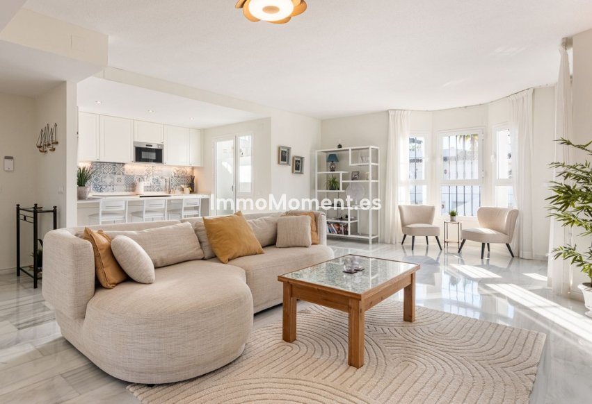 Resale - Apartment - Marbella - Nueva Andalucía