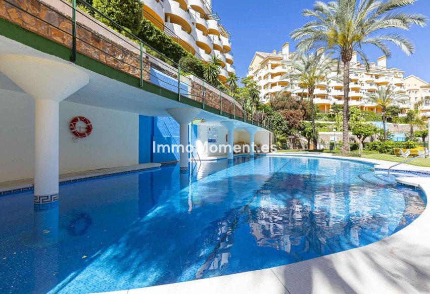 Resale - Apartment - Marbella - Nueva Andalucía