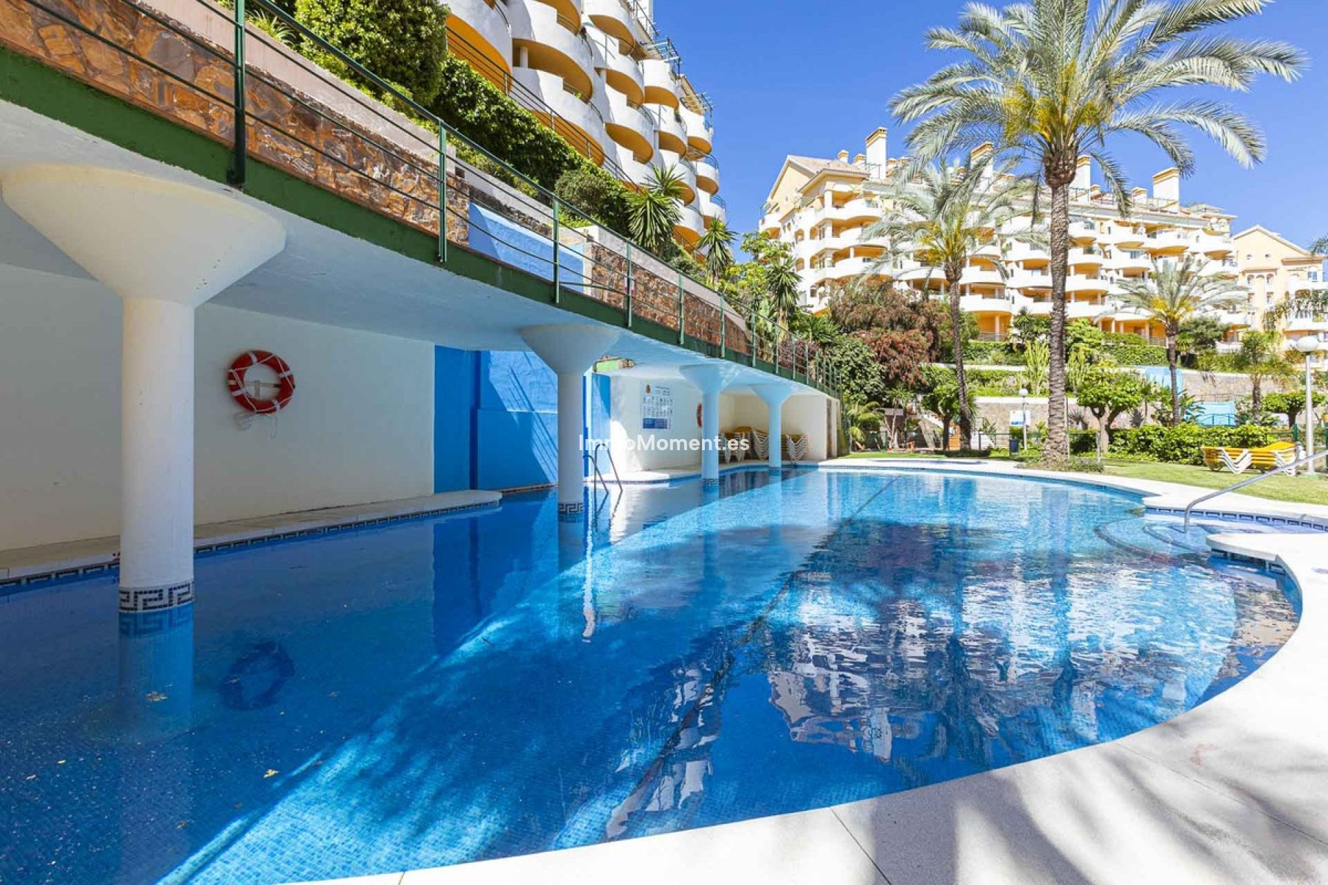 Resale - Apartment - Marbella - Nueva Andalucía