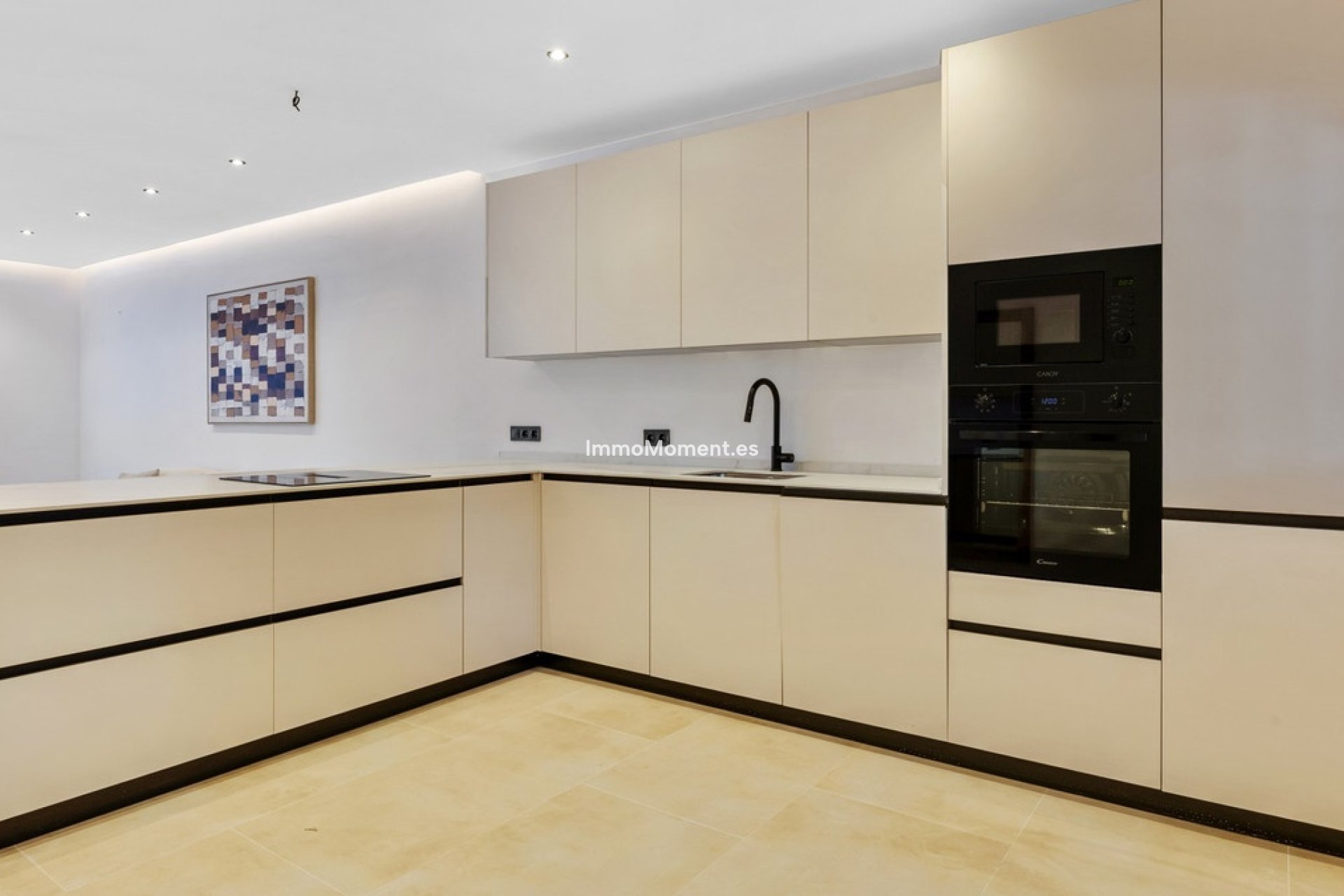 Resale - Apartment - Marbella - Nueva Andalucía