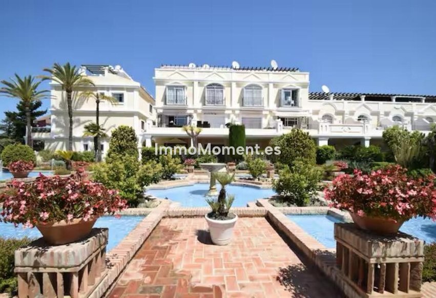 Resale - Apartment - Marbella - Nueva Andalucía