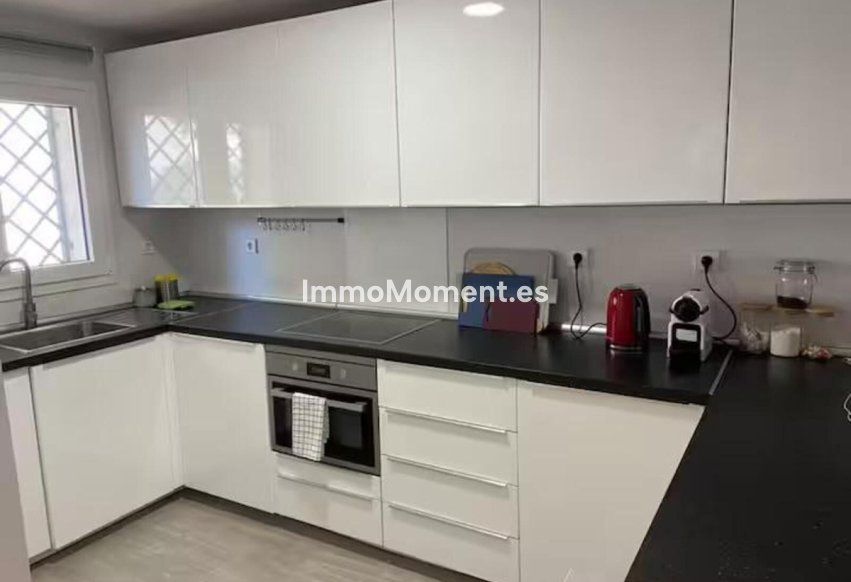 Resale - Apartment - Marbella - Nueva Andalucía
