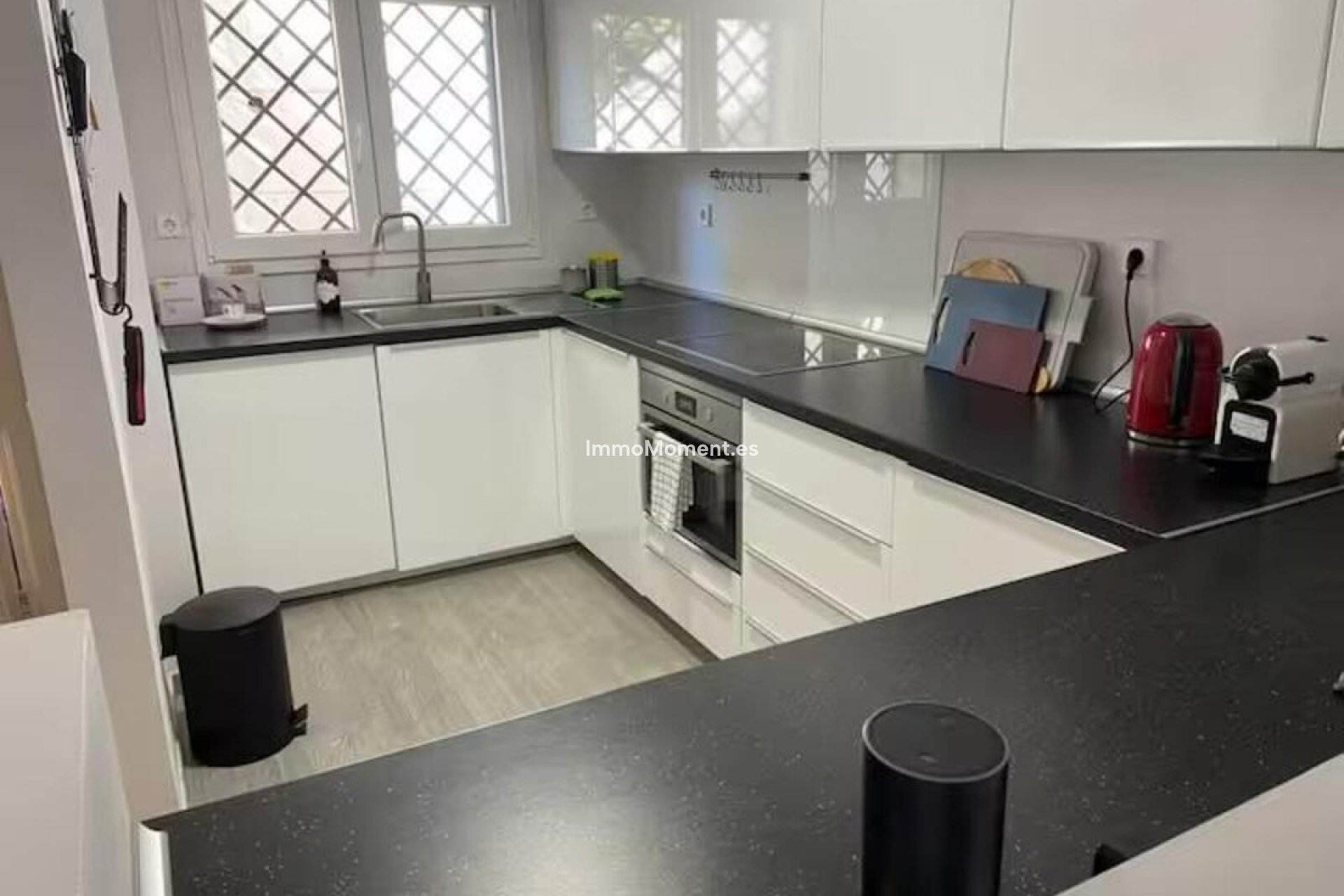 Resale - Apartment - Marbella - Nueva Andalucía