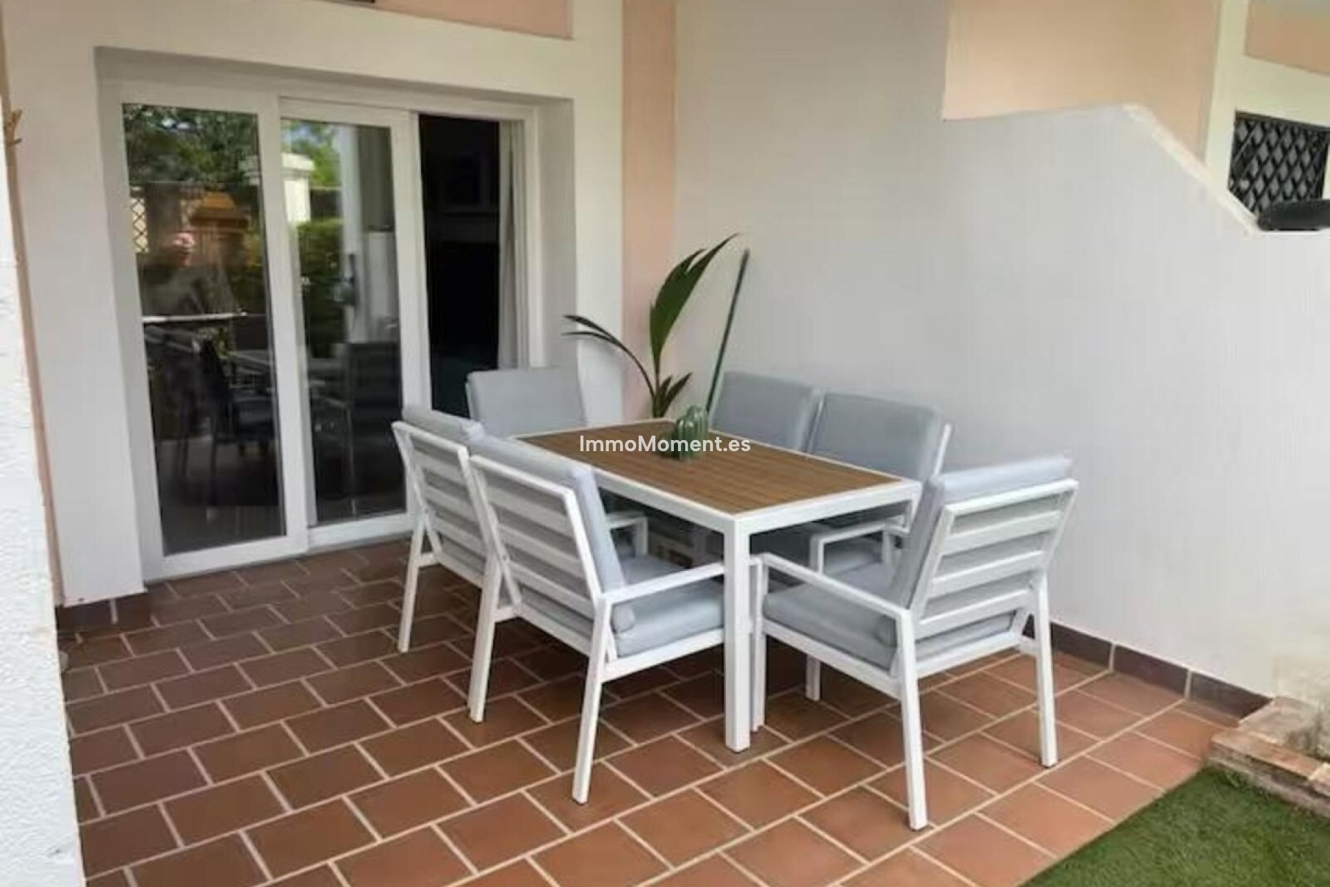 Resale - Apartment - Marbella - Nueva Andalucía