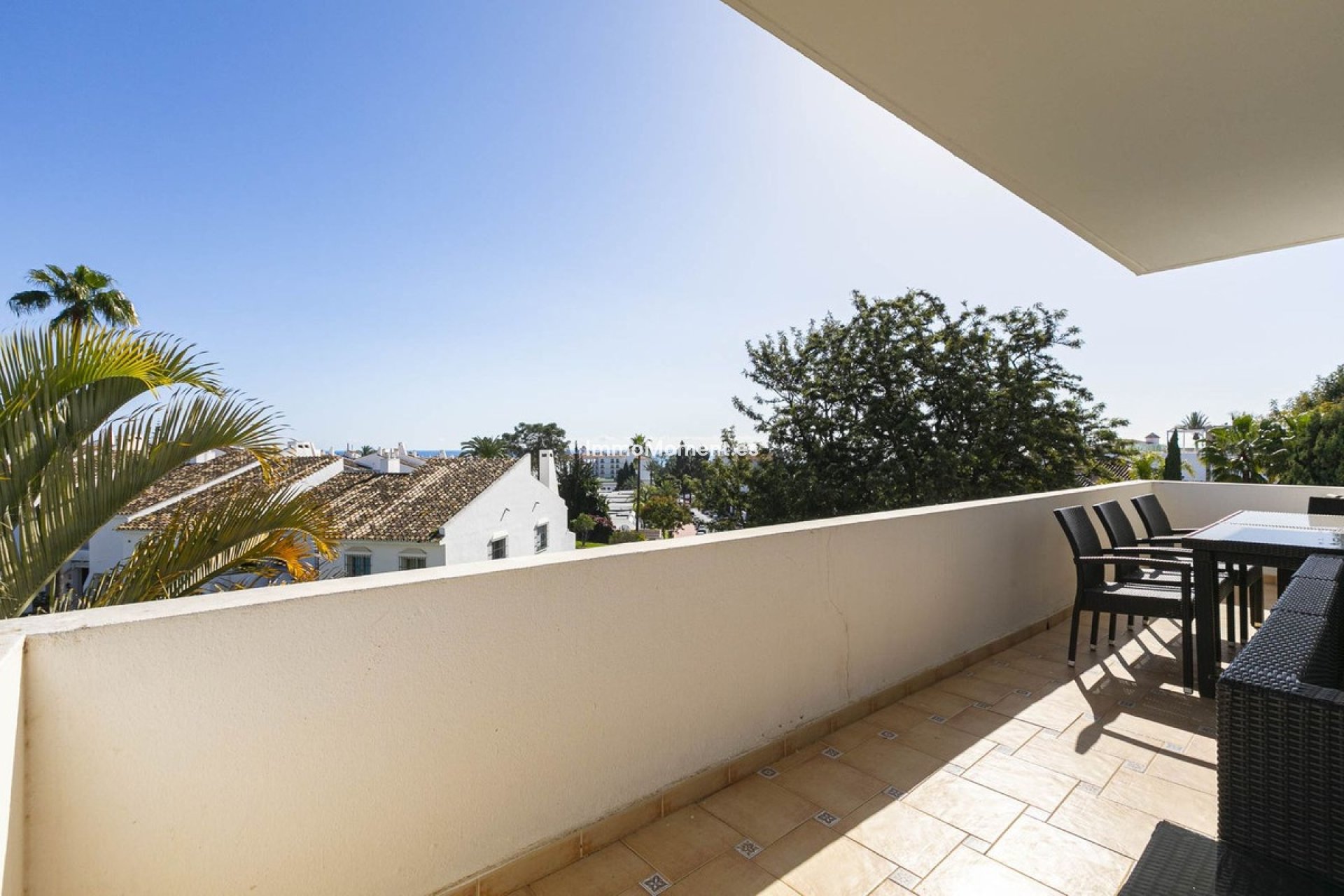 Resale - Apartment - Marbella - Nueva Andalucía