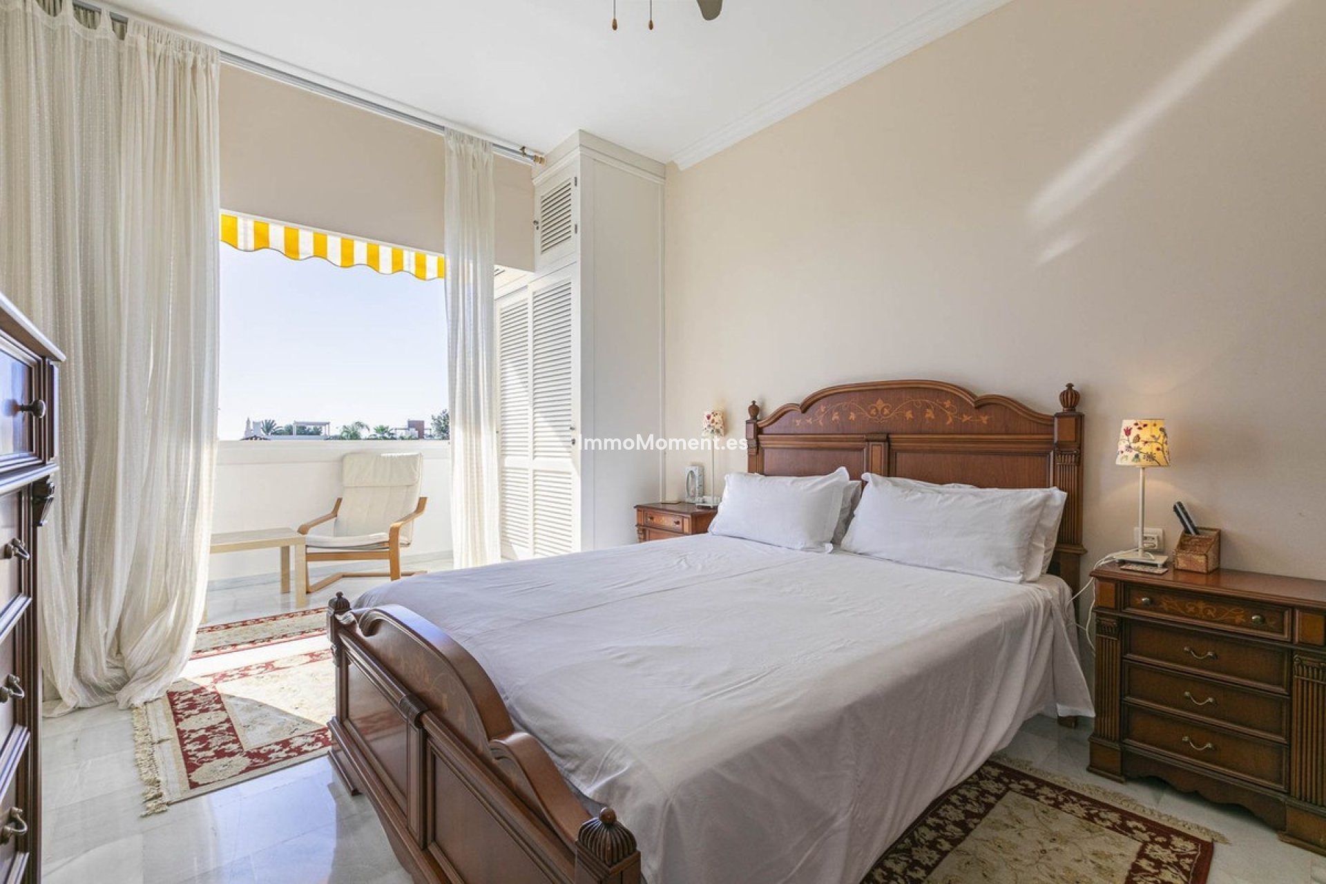 Resale - Apartment - Marbella - Nueva Andalucía