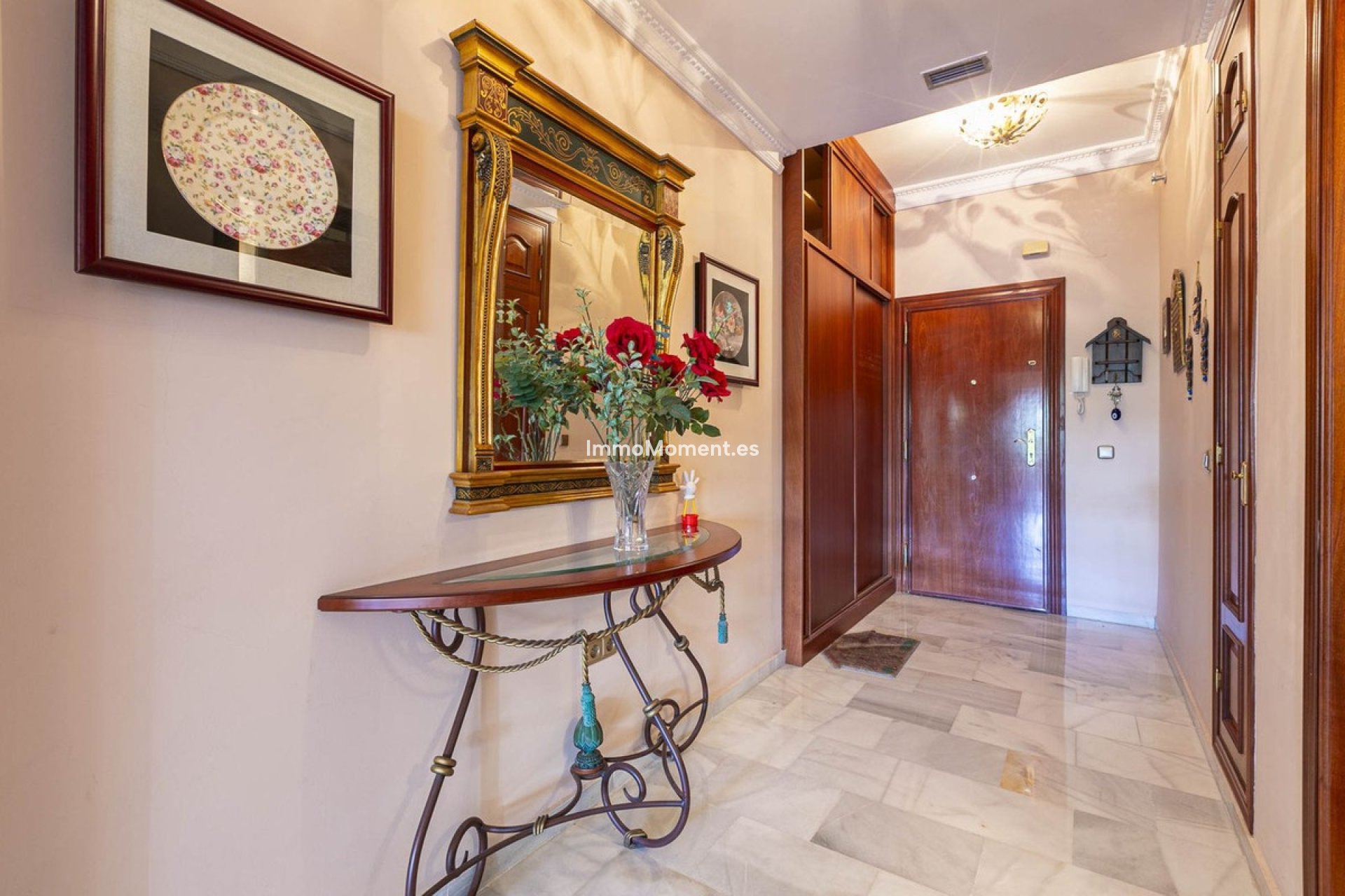 Resale - Apartment - Marbella - Nueva Andalucía