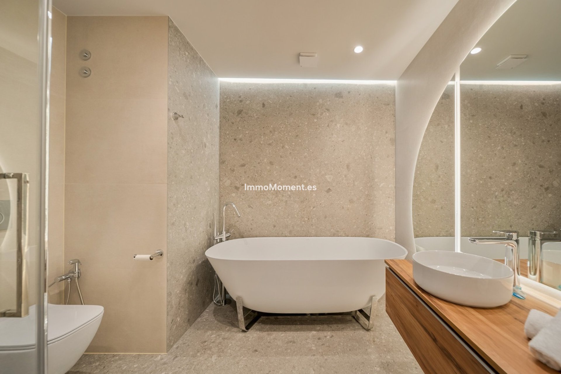 Resale - Apartment - Marbella - Nueva Andalucía