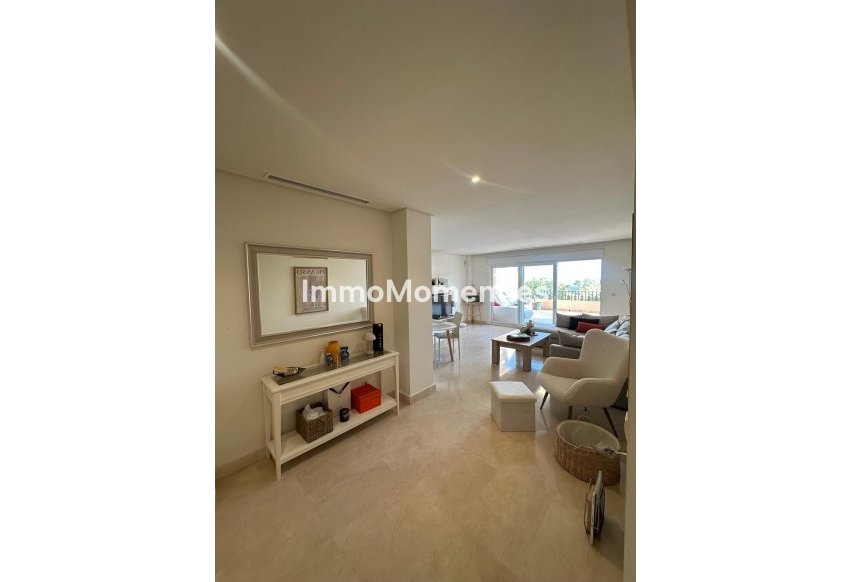 Resale - Apartment - Marbella - Nueva Andalucía