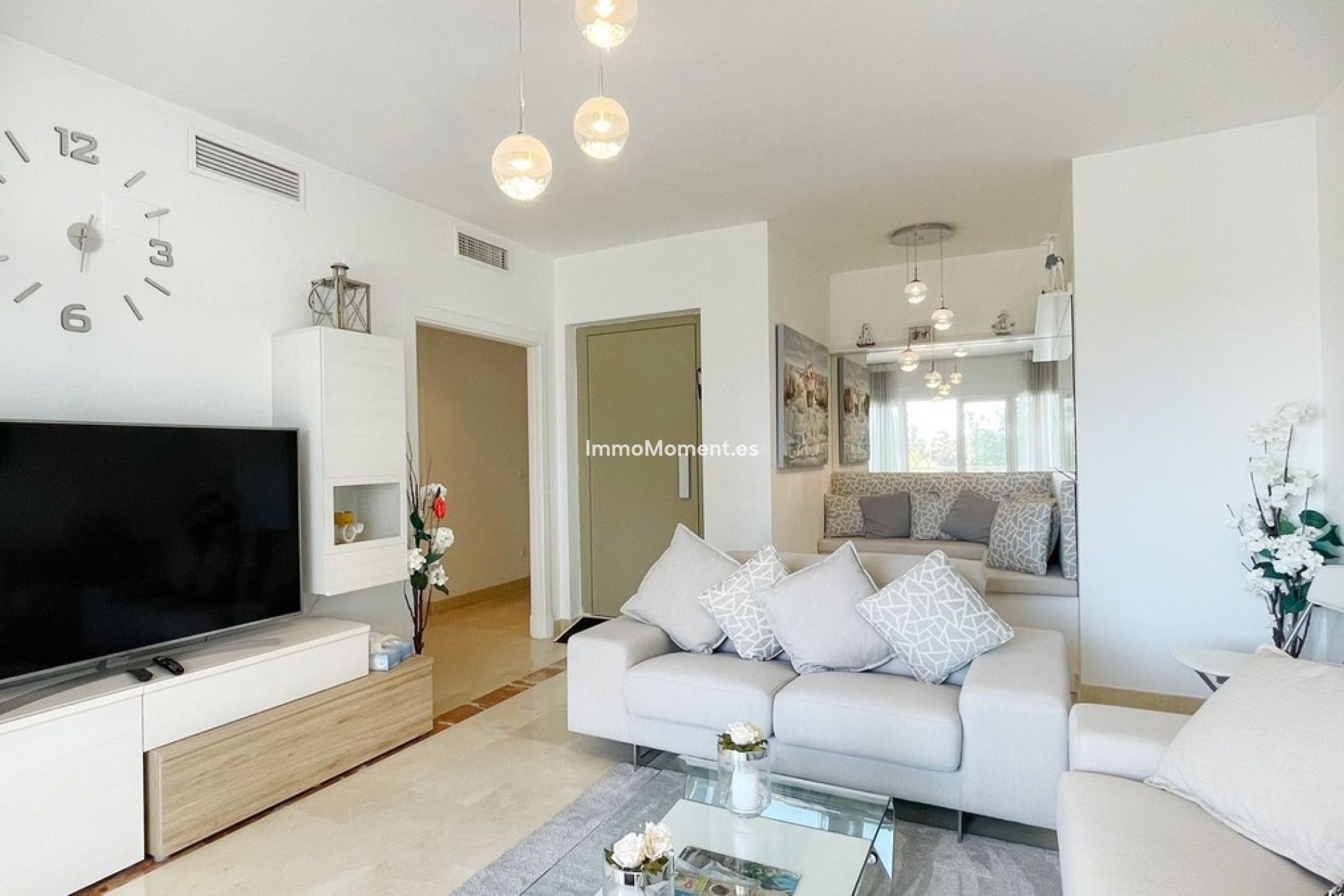 Resale - Apartment - Marbella - Nueva Andalucía