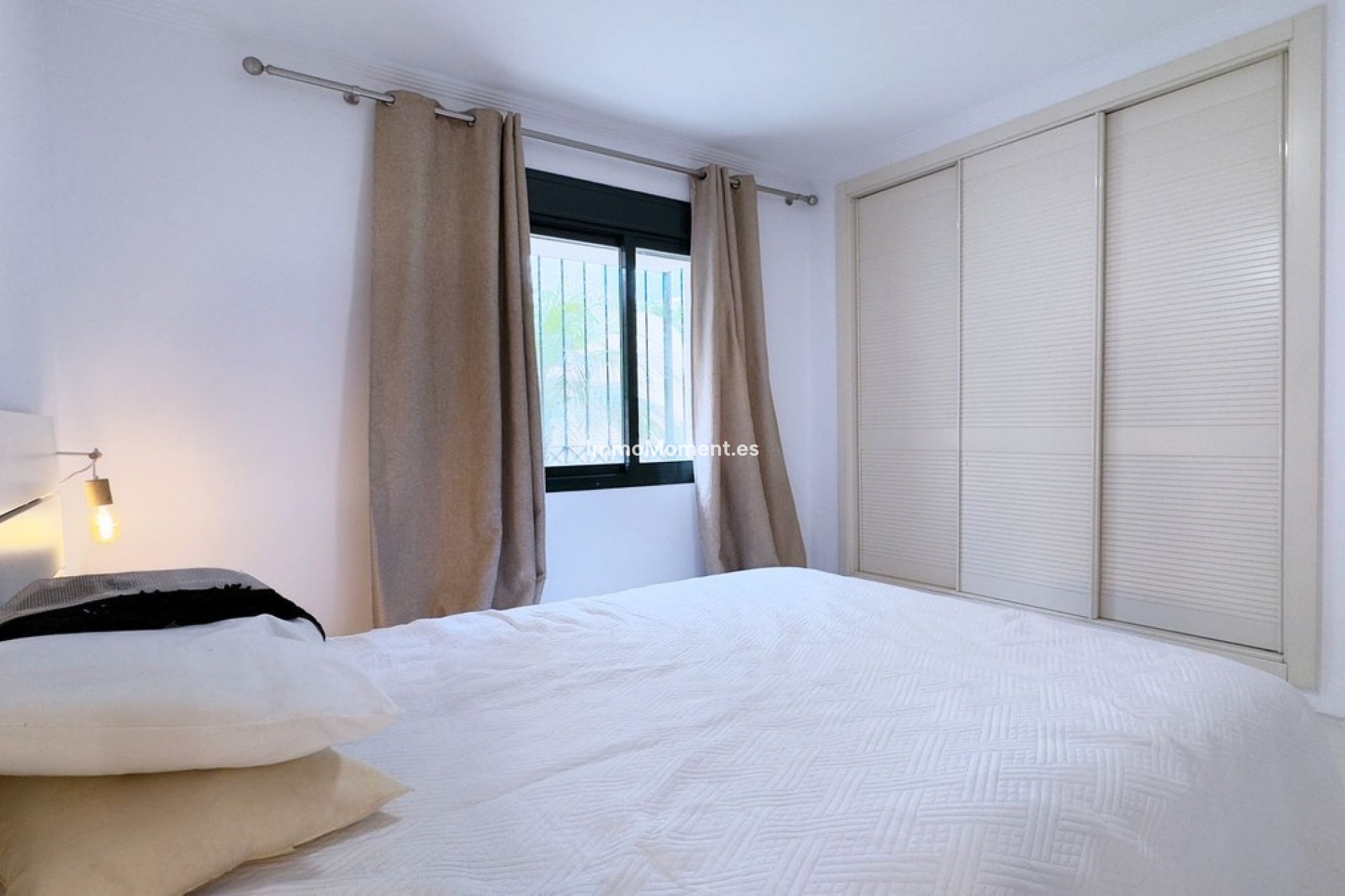 Resale - Apartment - Marbella - Nueva Andalucía