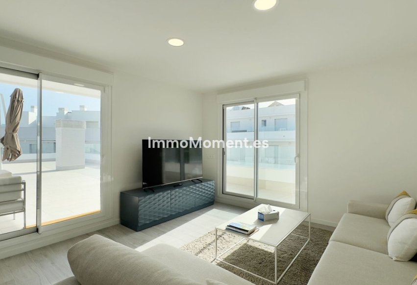 Resale - Apartment - Marbella - Nueva Andalucía