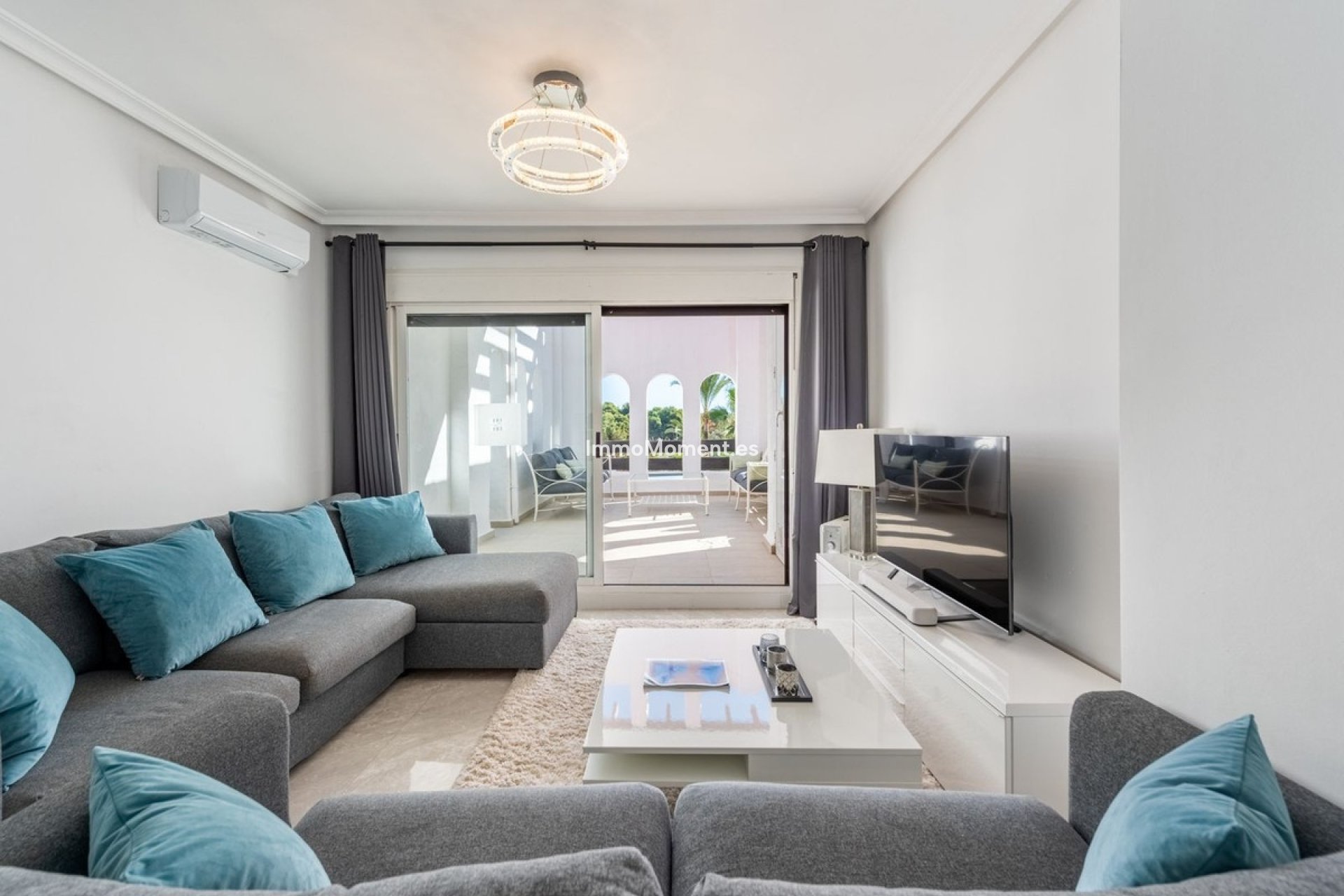 Resale - Apartment - Marbella - Nueva Andalucía