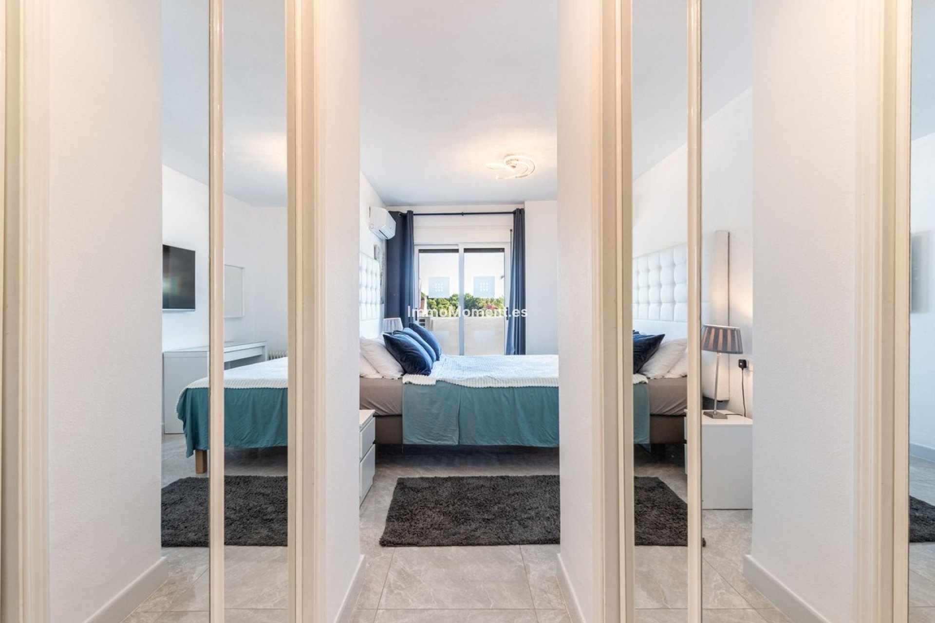 Resale - Apartment - Marbella - Nueva Andalucía