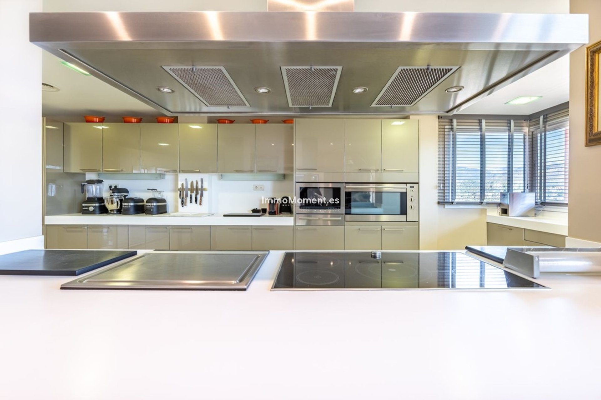 Resale - Apartment - Marbella - Nueva Andalucía