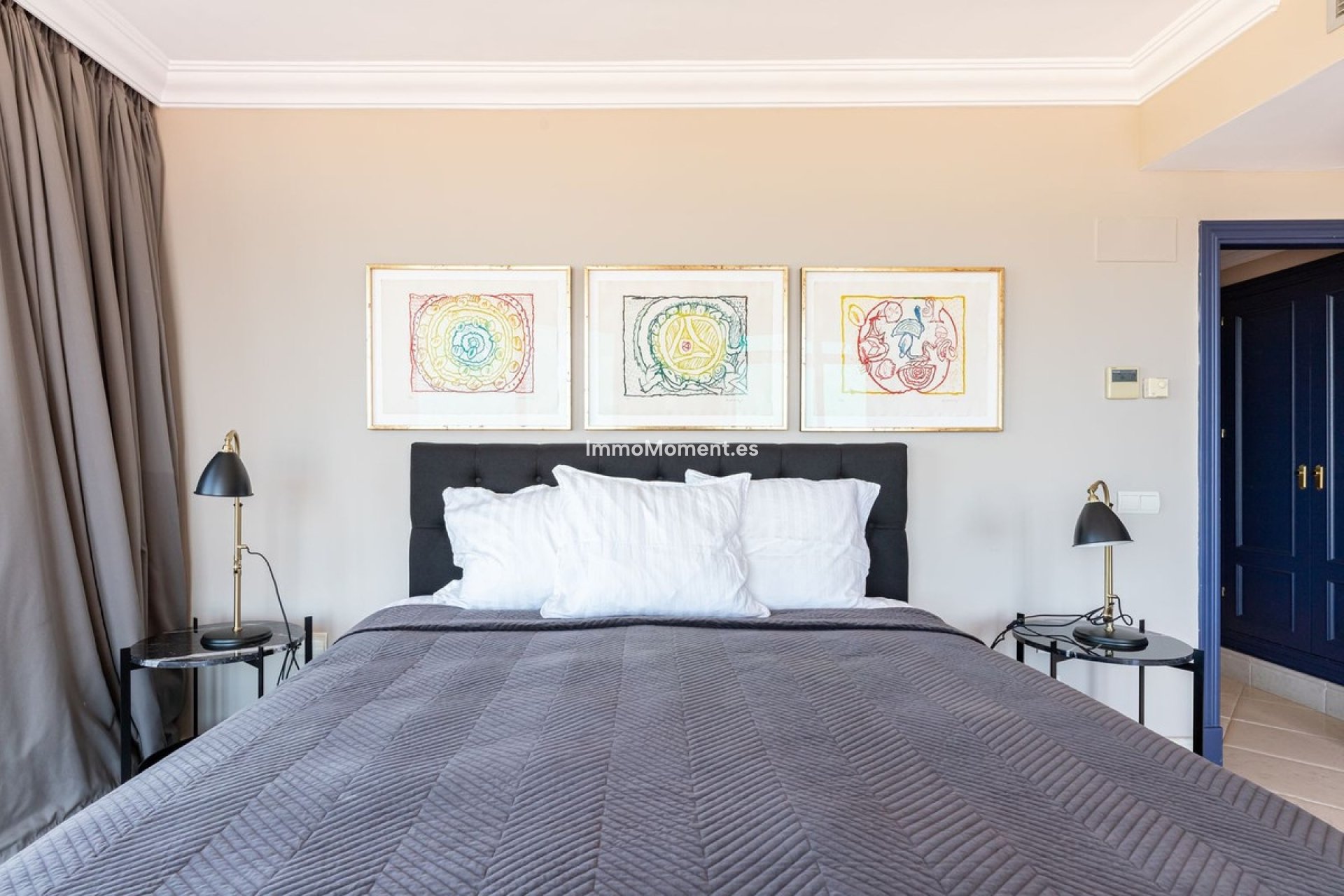 Resale - Apartment - Marbella - Nueva Andalucía