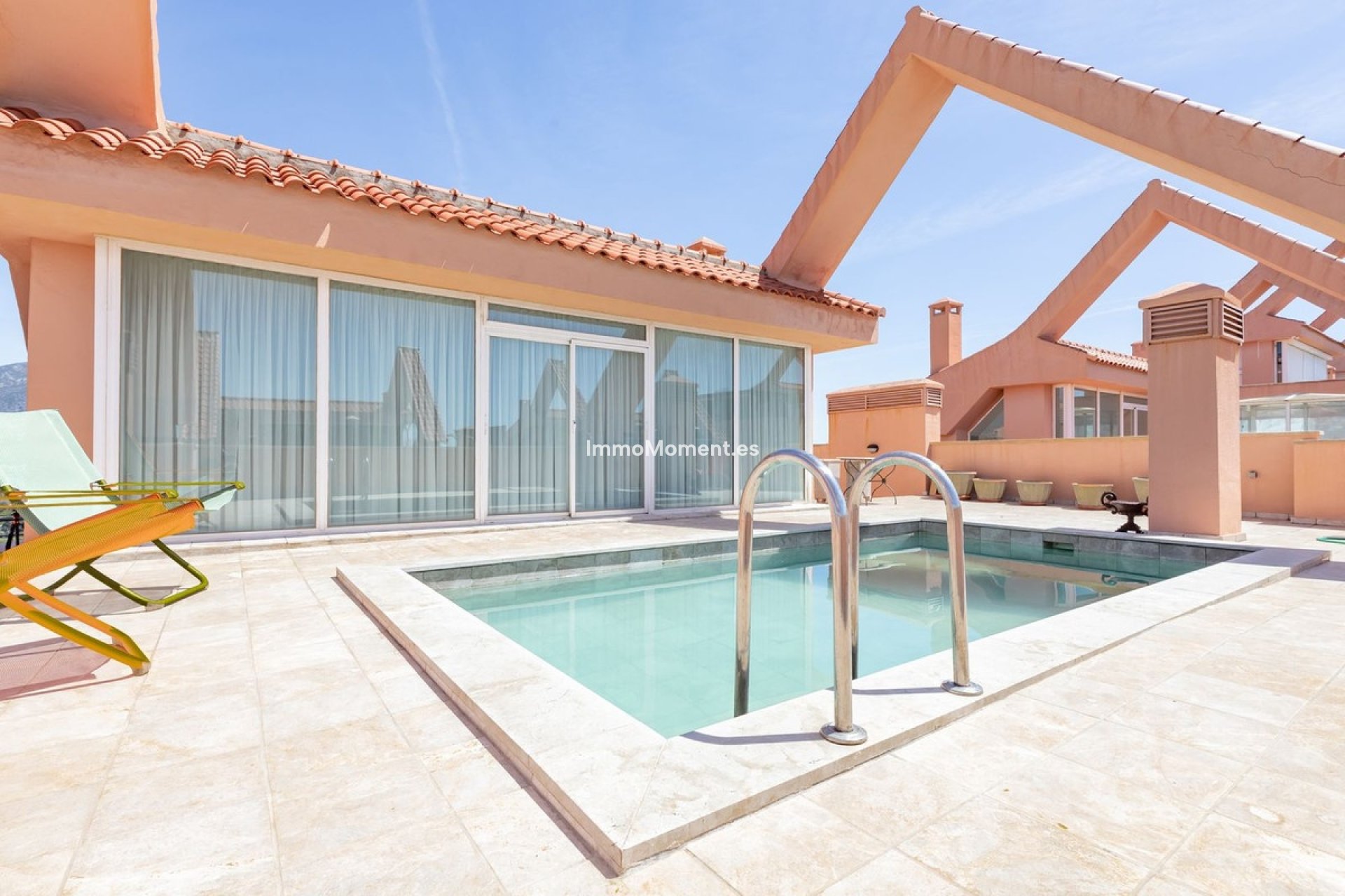 Resale - Apartment - Marbella - Nueva Andalucía