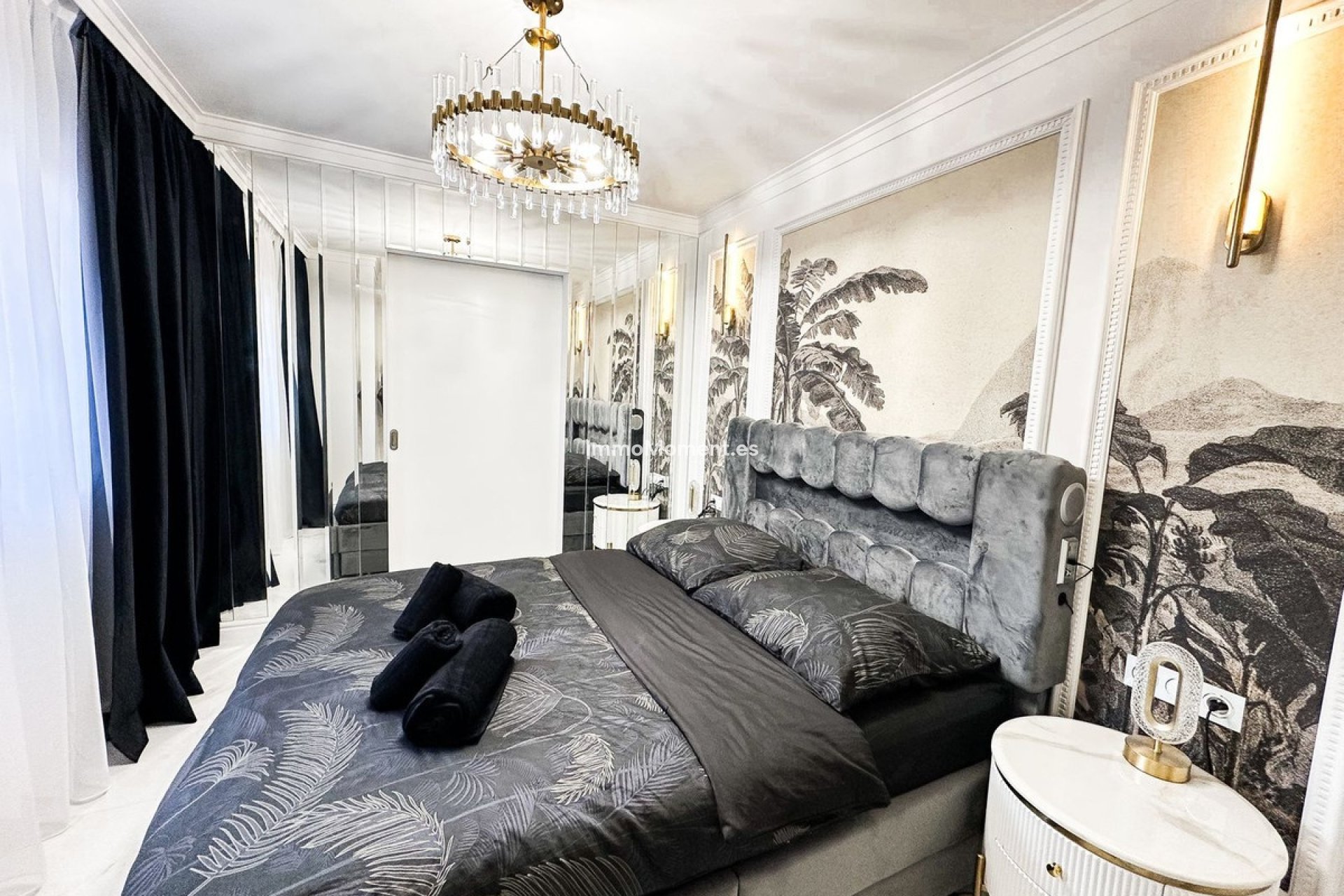 Resale - Apartment - Marbella - Nueva Andalucía