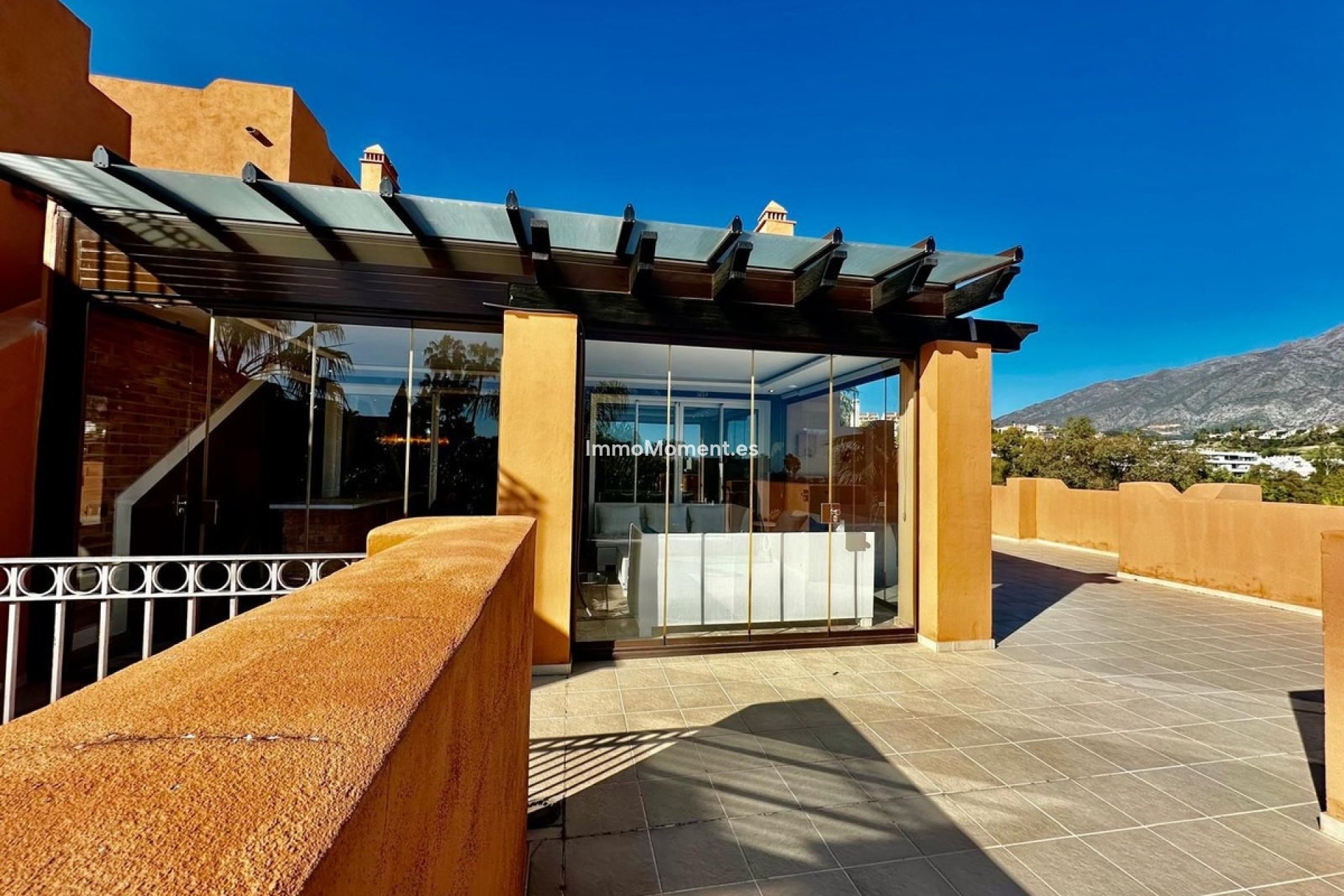 Resale - Apartment - Marbella - Nueva Andalucía