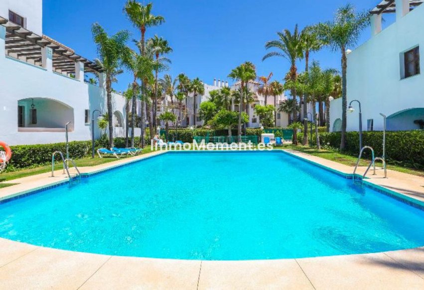 Resale - Apartment - Marbella - Nueva Andalucía