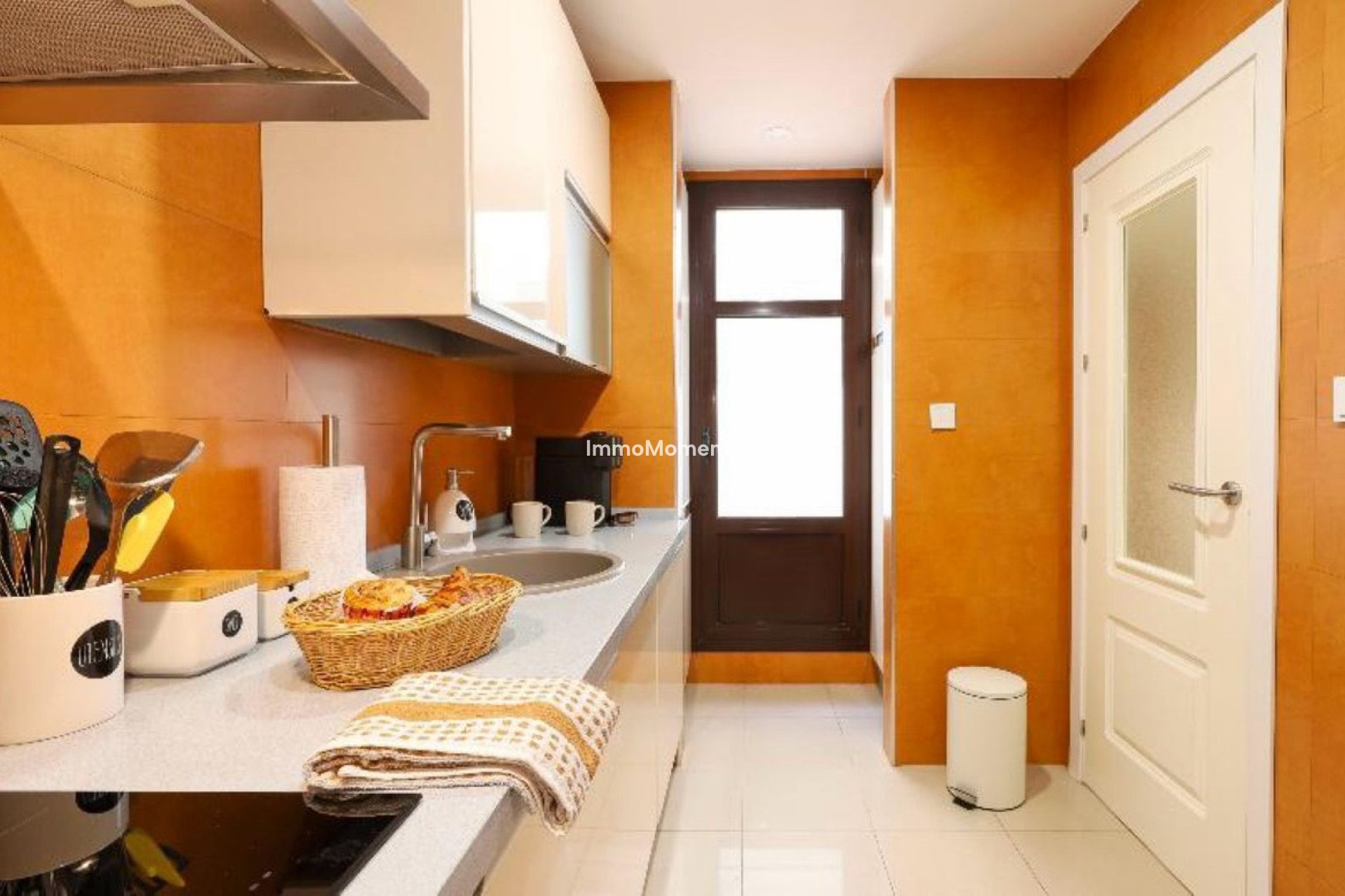 Resale - Apartment - Marbella - Nueva Andalucía