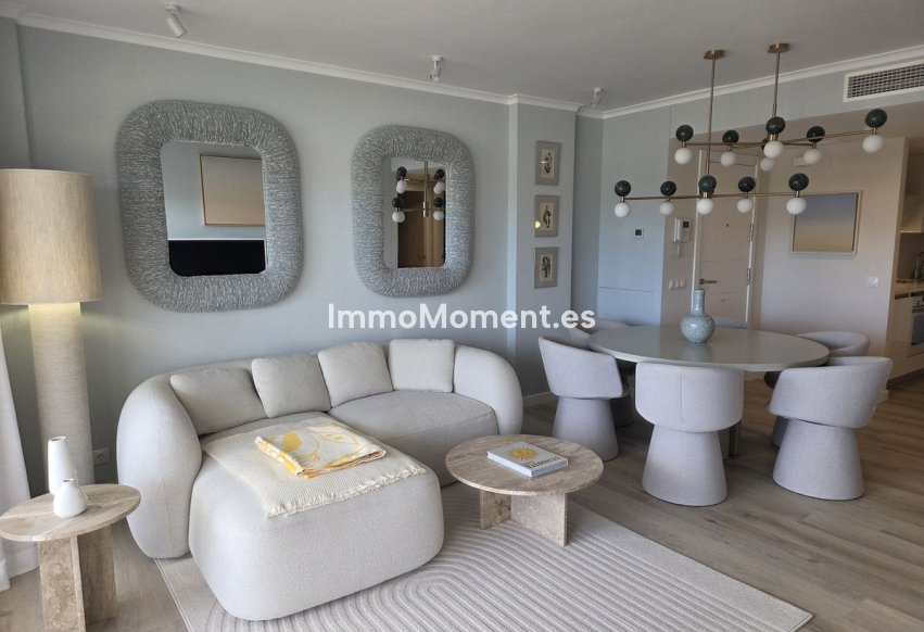 Resale - Apartment - Marbella - Nueva Andalucía