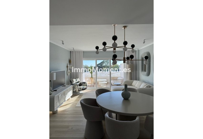 Resale - Apartment - Marbella - Nueva Andalucía
