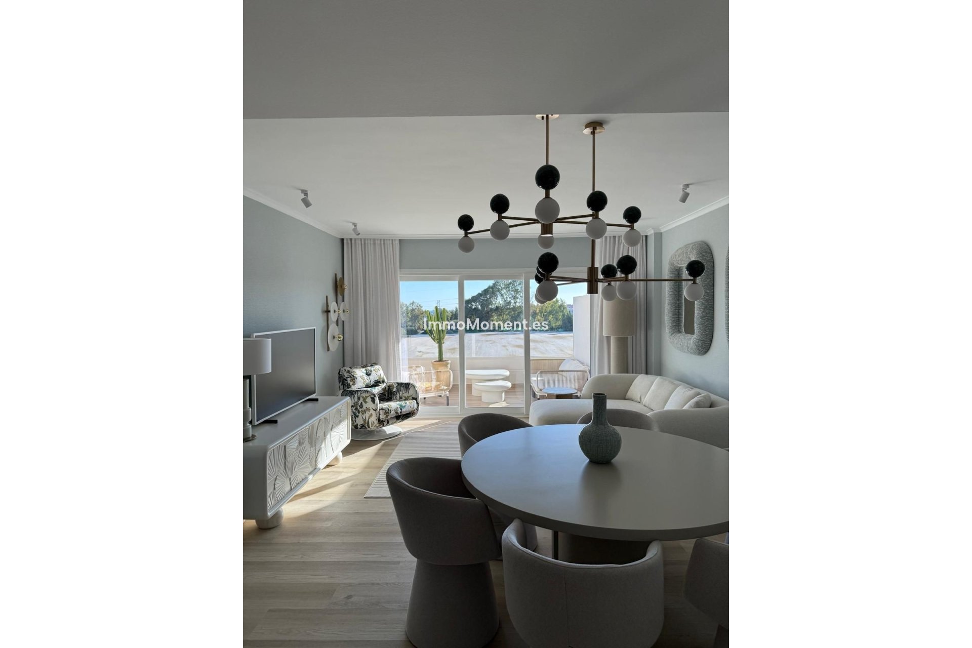 Resale - Apartment - Marbella - Nueva Andalucía