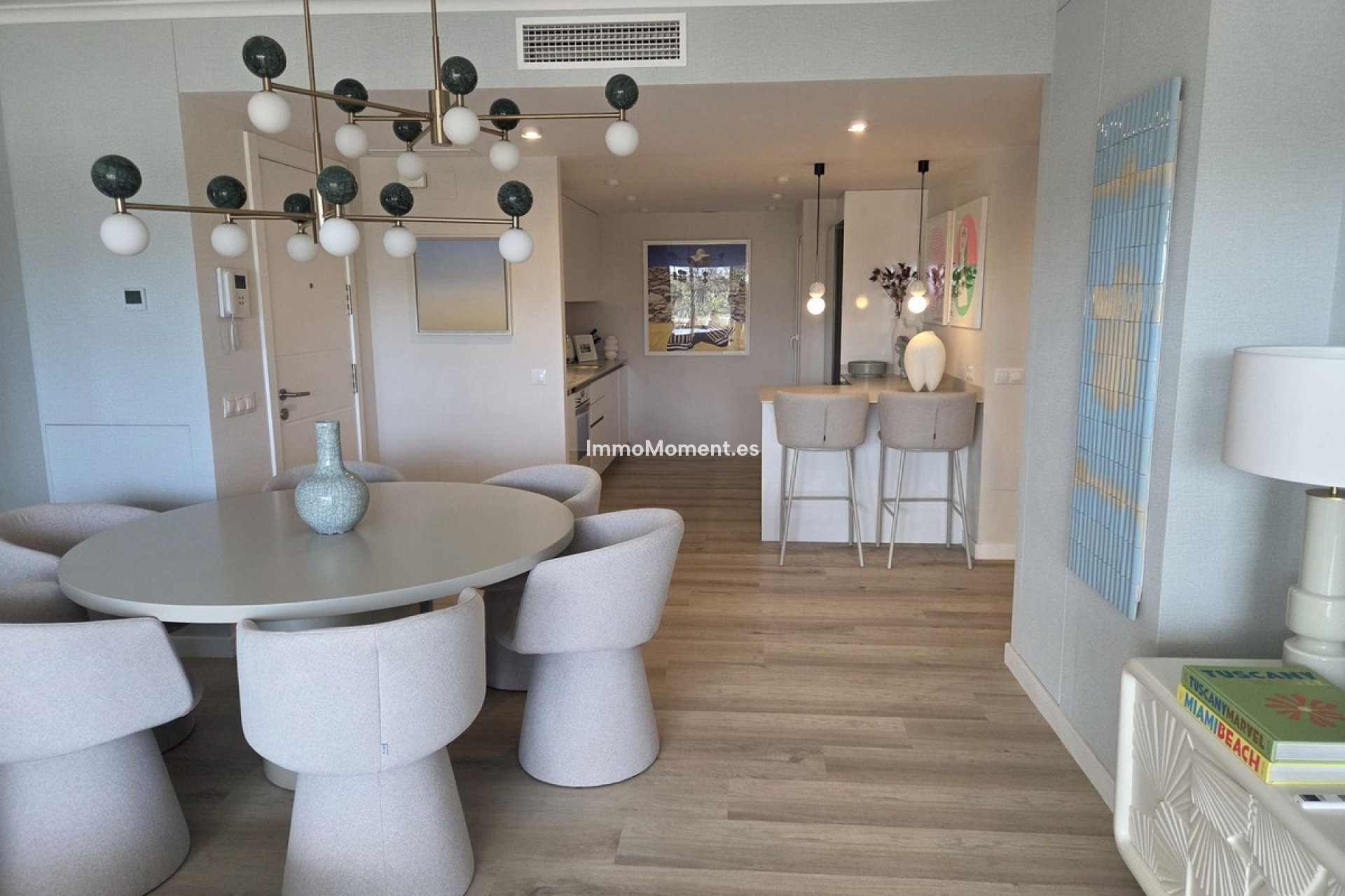 Resale - Apartment - Marbella - Nueva Andalucía