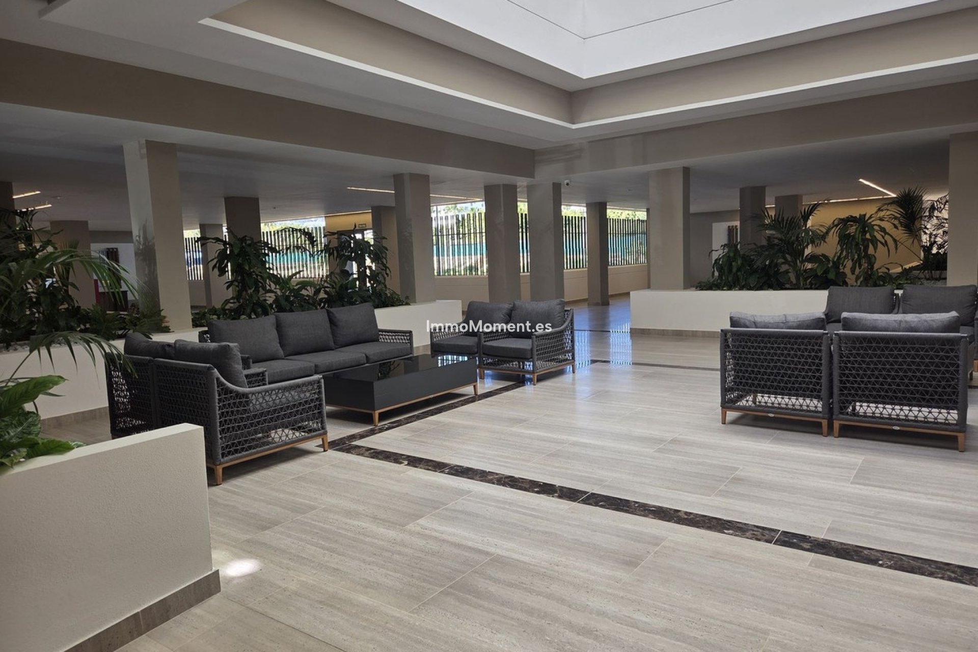 Resale - Apartment - Marbella - Nueva Andalucía