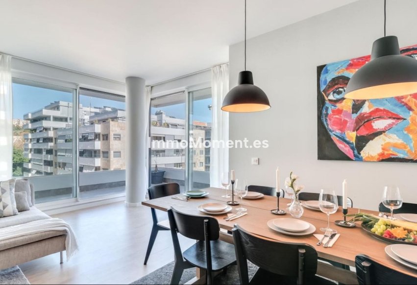 Resale - Apartment - Marbella - Nueva Andalucía