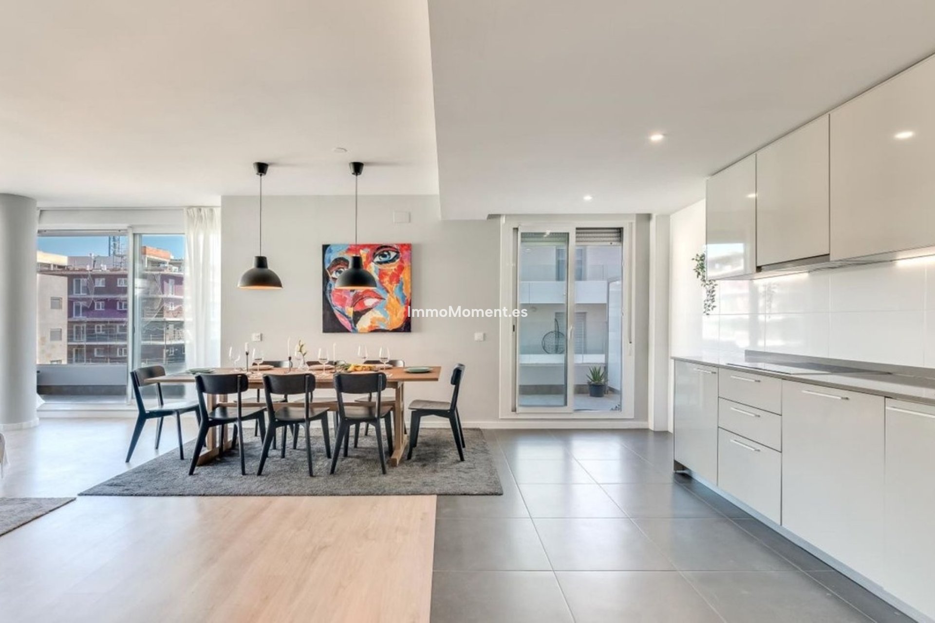 Resale - Apartment - Marbella - Nueva Andalucía