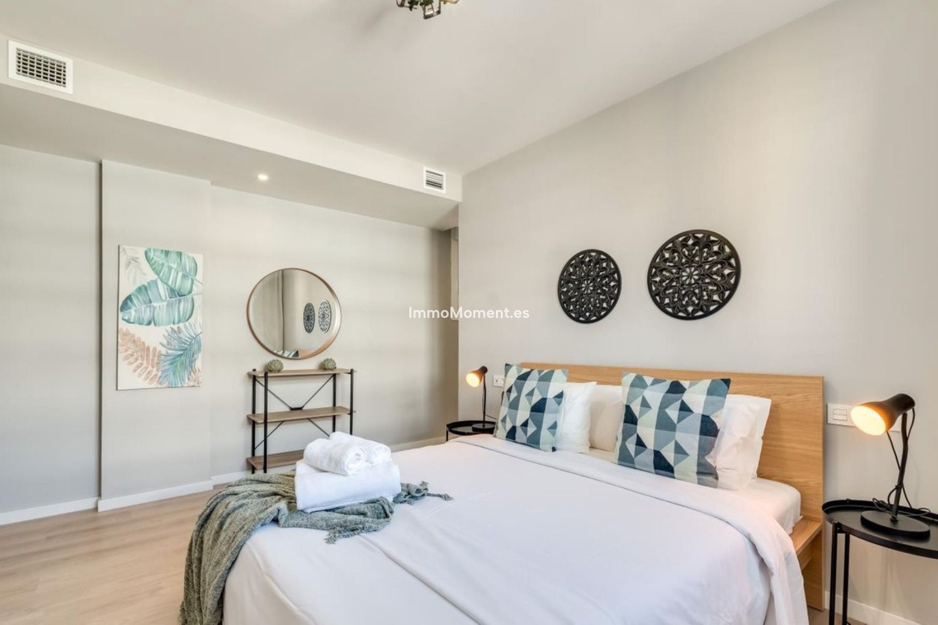 Resale - Apartment - Marbella - Nueva Andalucía