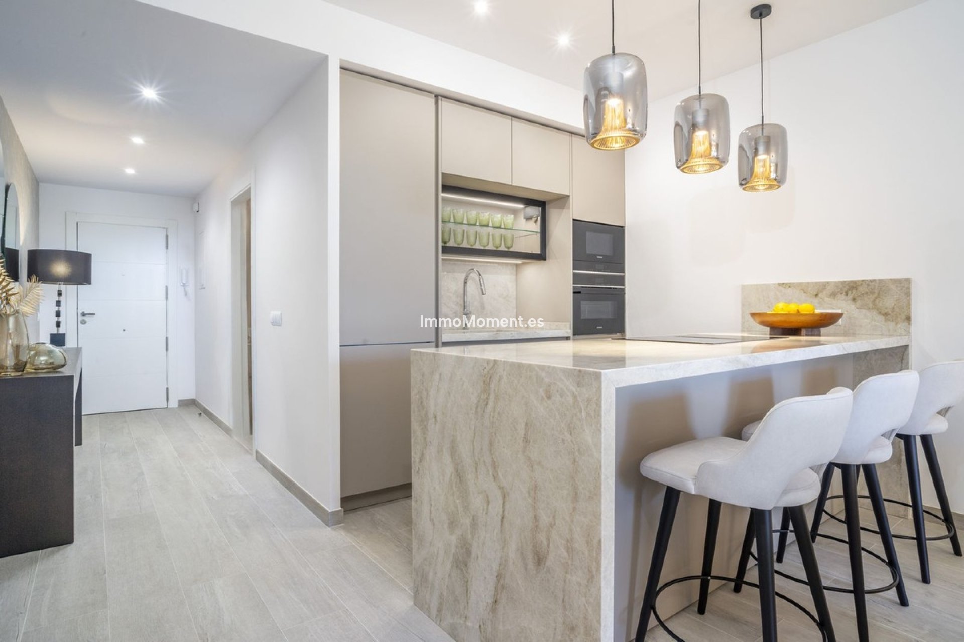 Resale - Apartment - Marbella - Nueva Andalucía