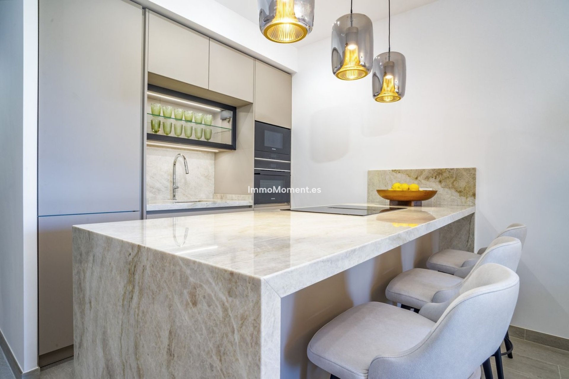 Resale - Apartment - Marbella - Nueva Andalucía