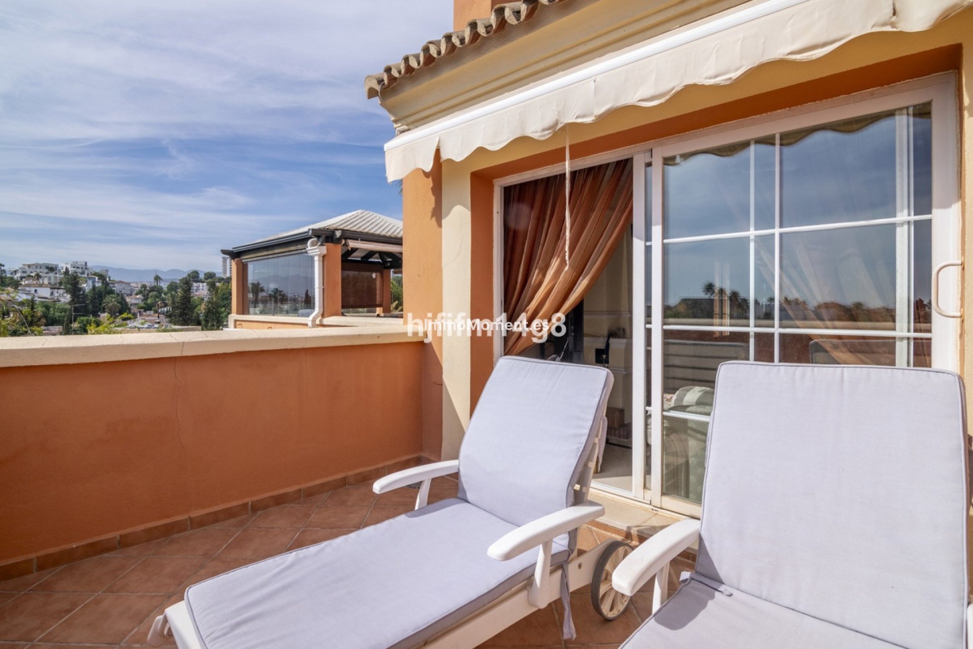 Resale - Apartment - Marbella - Nueva Andalucía