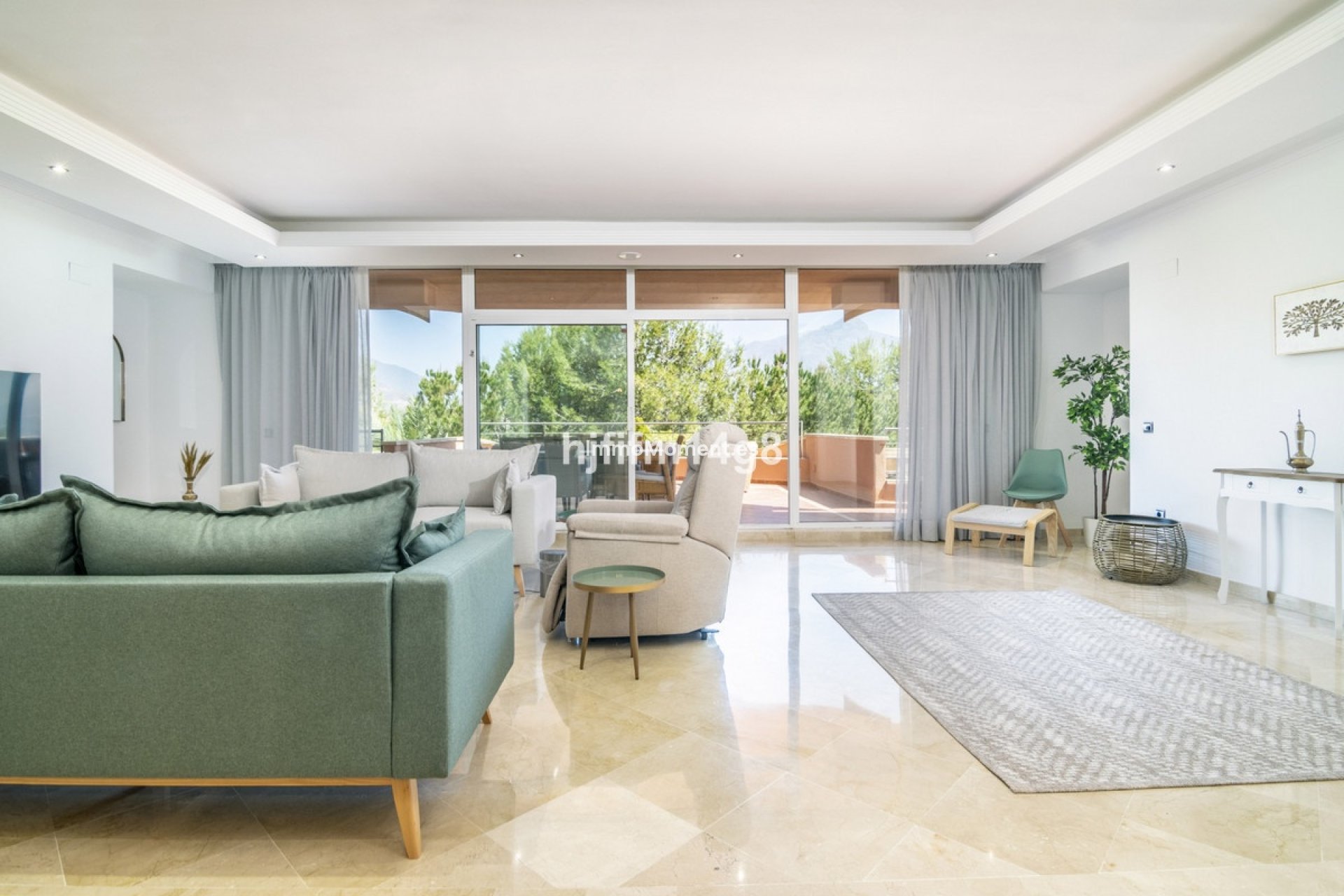 Resale - Apartment - Marbella - Nueva Andalucía