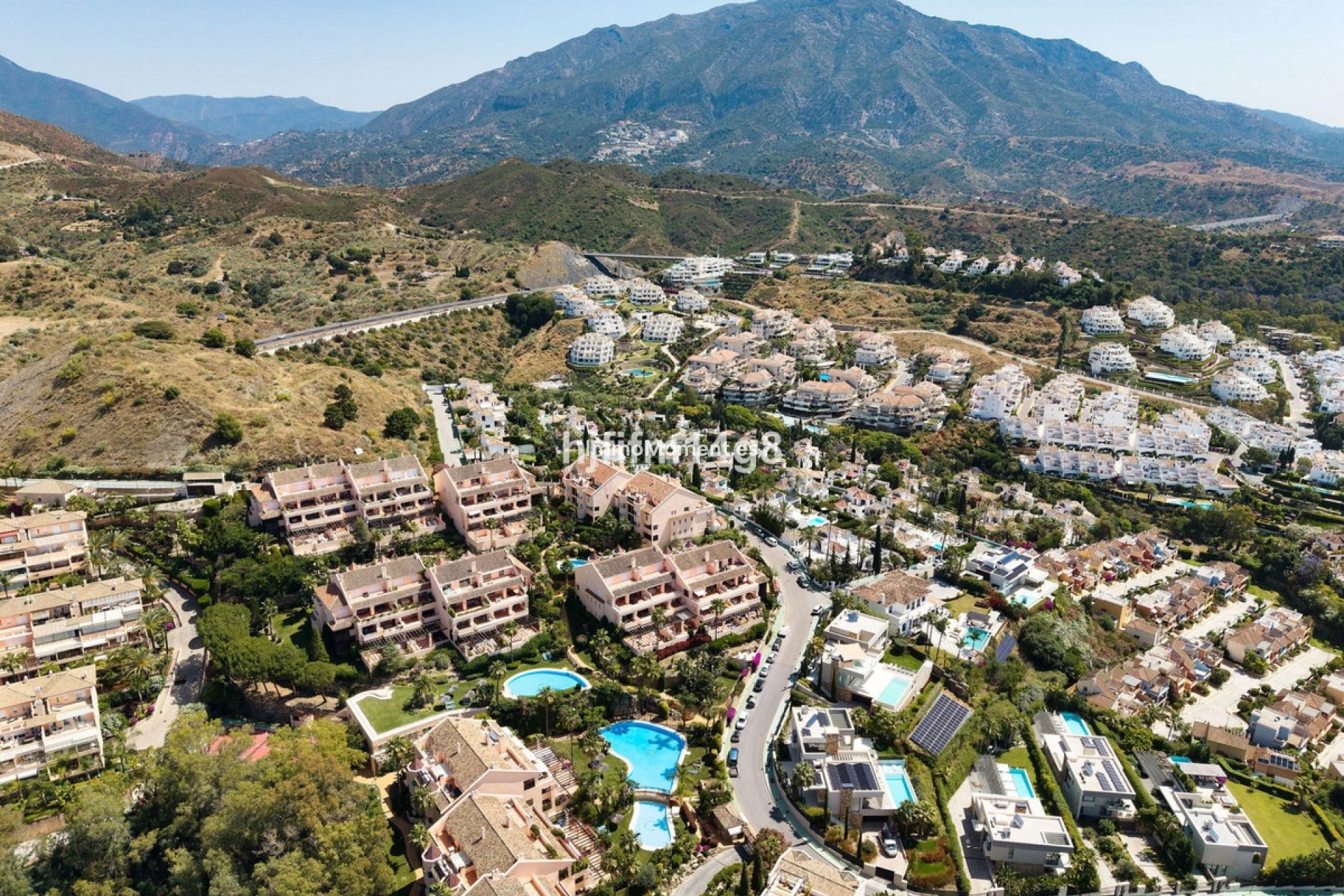 Resale - Apartment - Marbella - Nueva Andalucía
