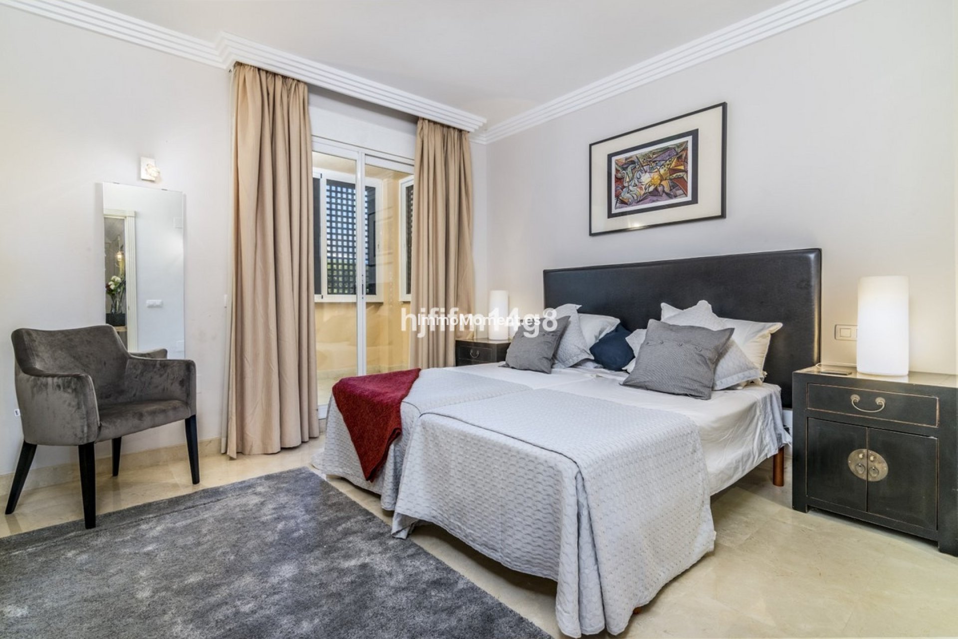 Resale - Apartment - Marbella - Nueva Andalucía