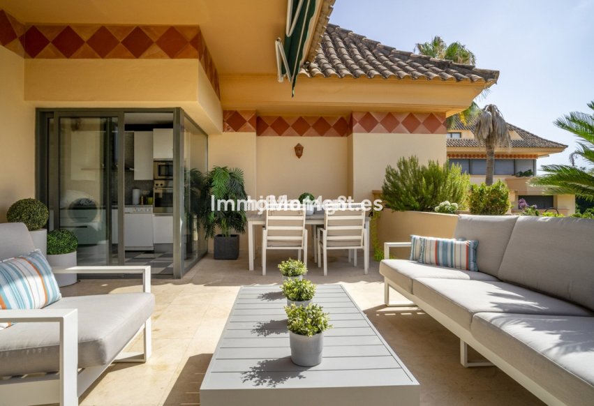 Resale - Apartment - Marbella - Nueva Andalucía