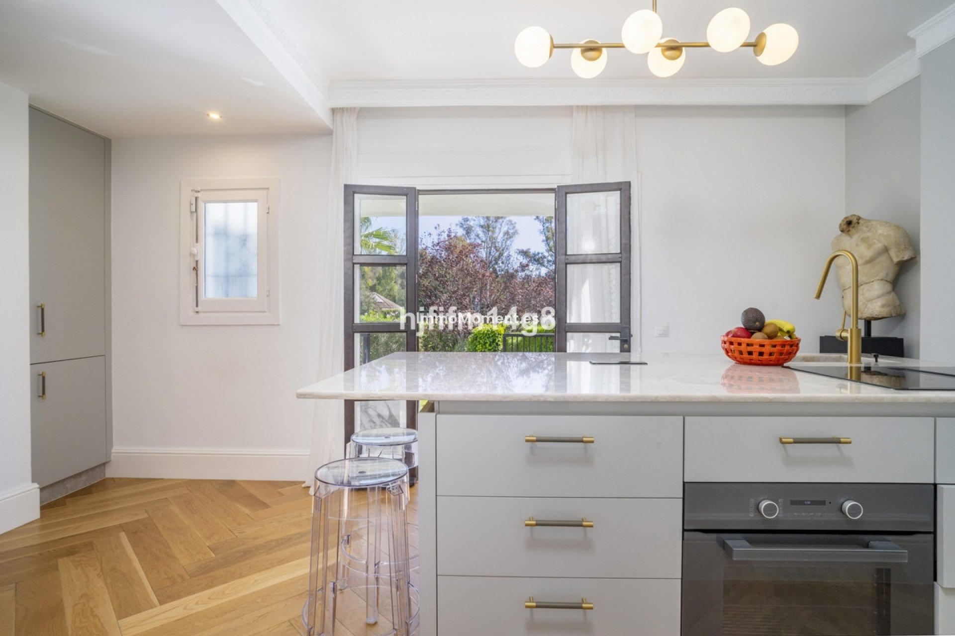 Resale - Apartment - Marbella - Nueva Andalucía