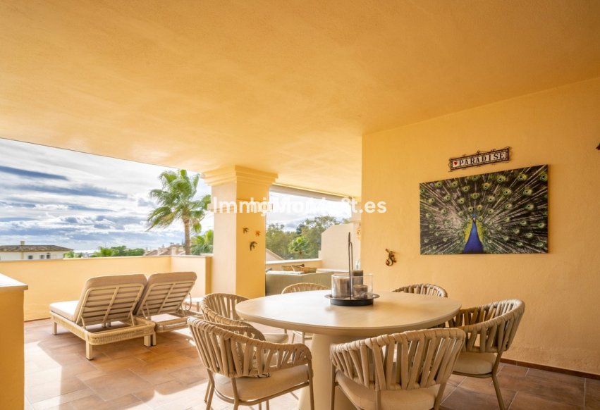 Resale - Apartment - Marbella - Nueva Andalucía