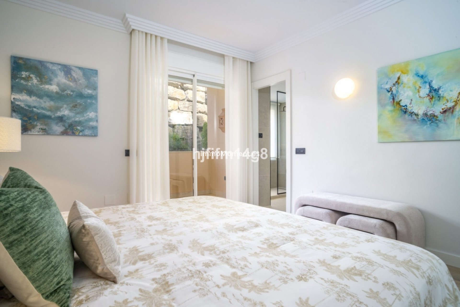 Resale - Apartment - Marbella - Nueva Andalucía