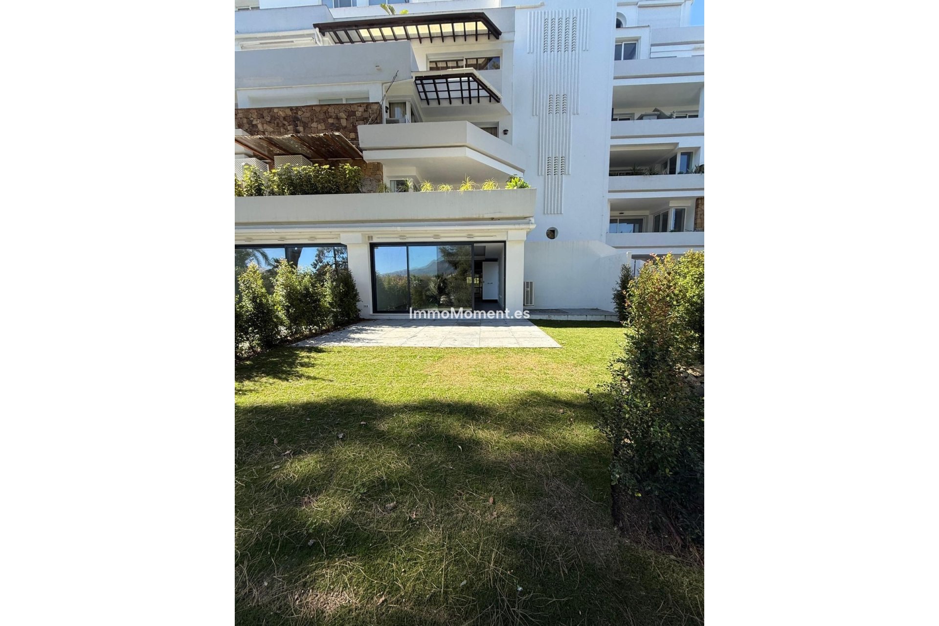 Resale - Apartment - Marbella - Nueva Andalucía