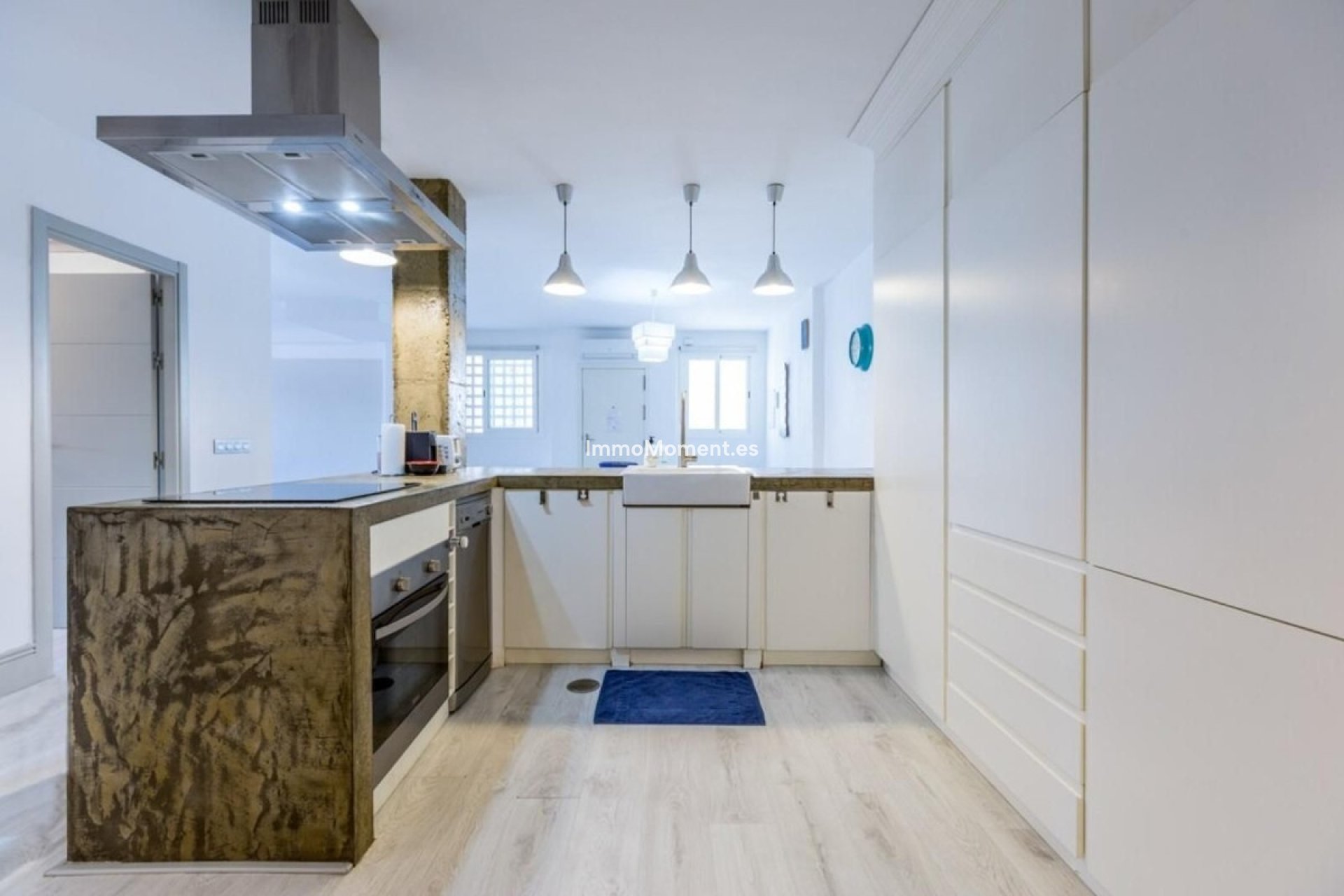 Resale - Apartment - Marbella - Nueva Andalucía