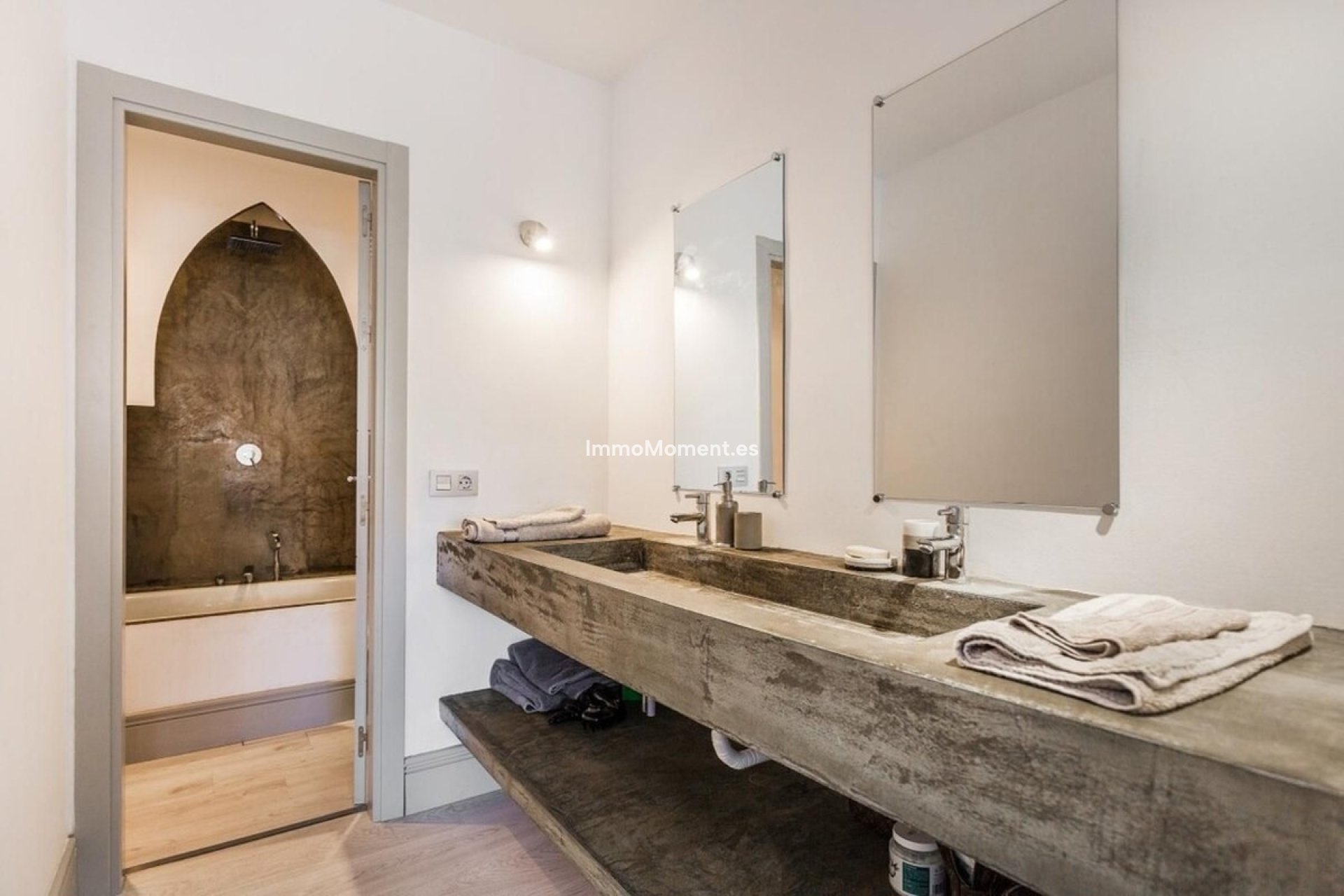 Resale - Apartment - Marbella - Nueva Andalucía